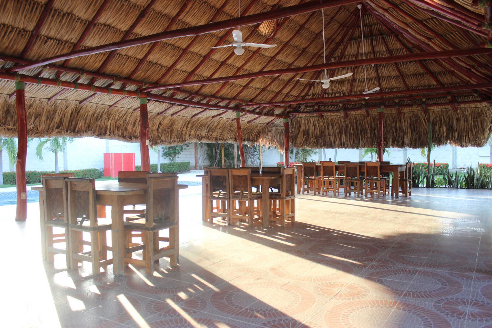 Varios Hotel Emerawaa