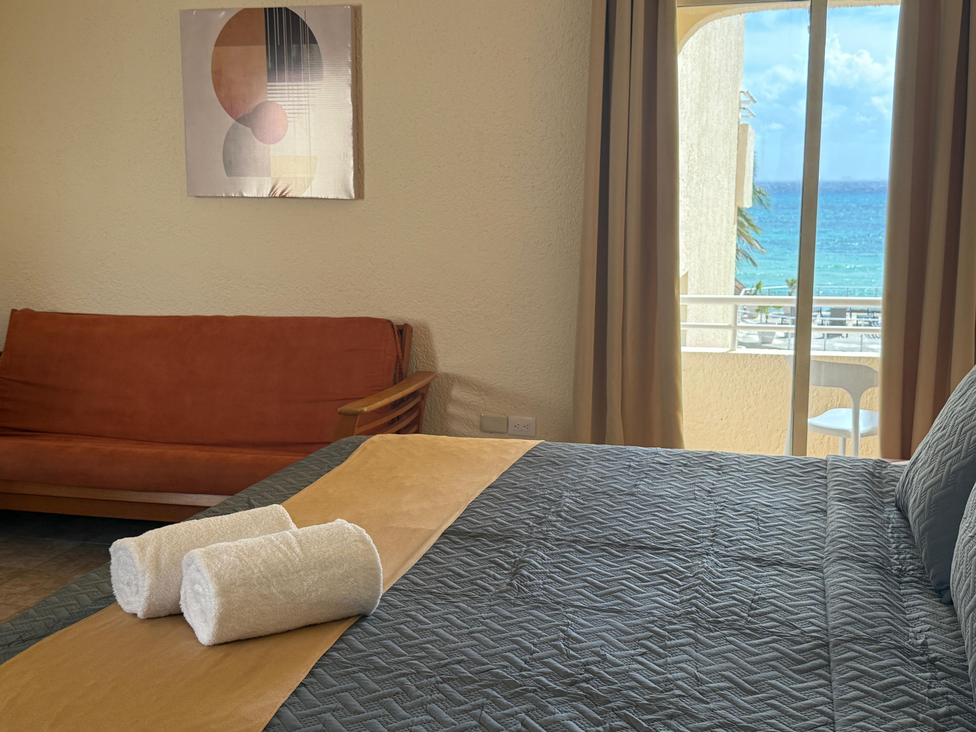 Camas Luciana Hotel & Beach Club