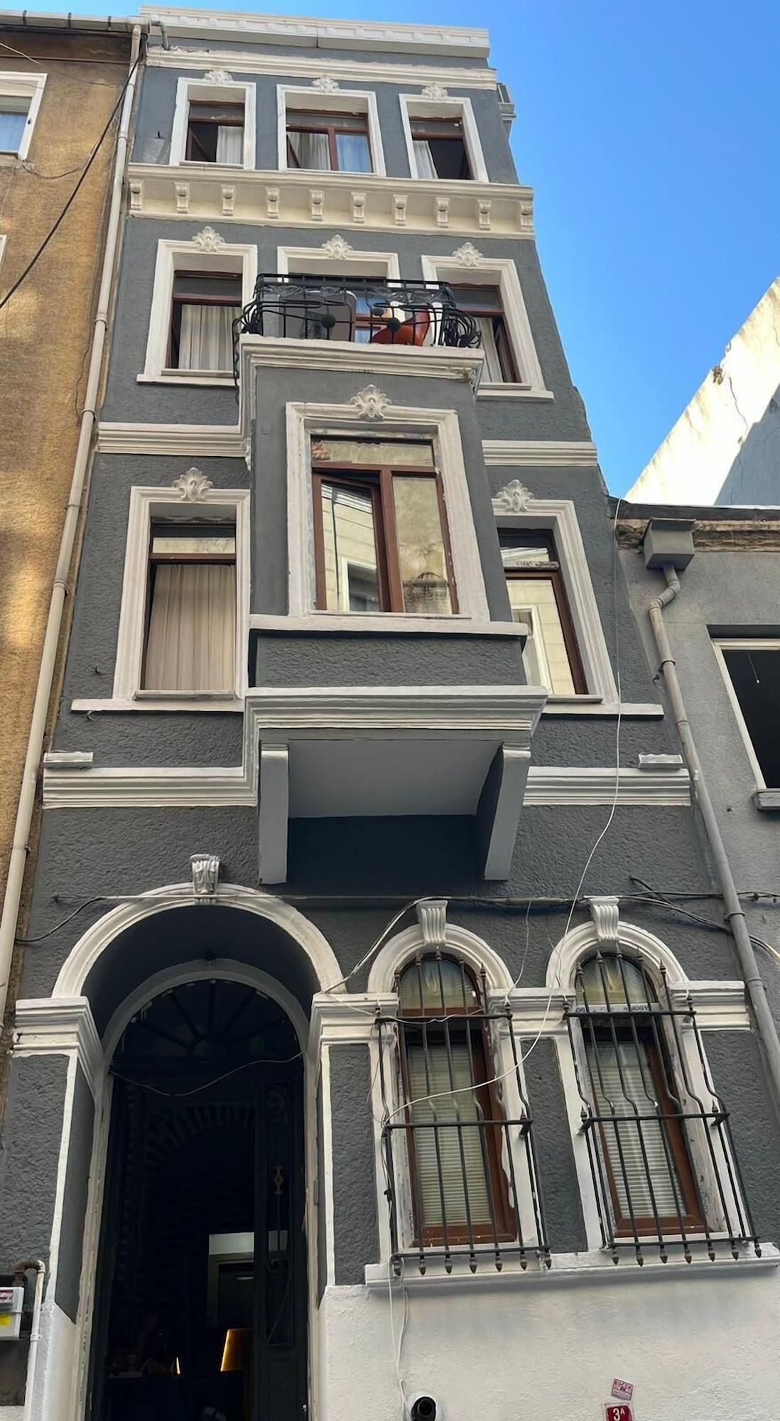 Varios Taksim Dolunay Suites