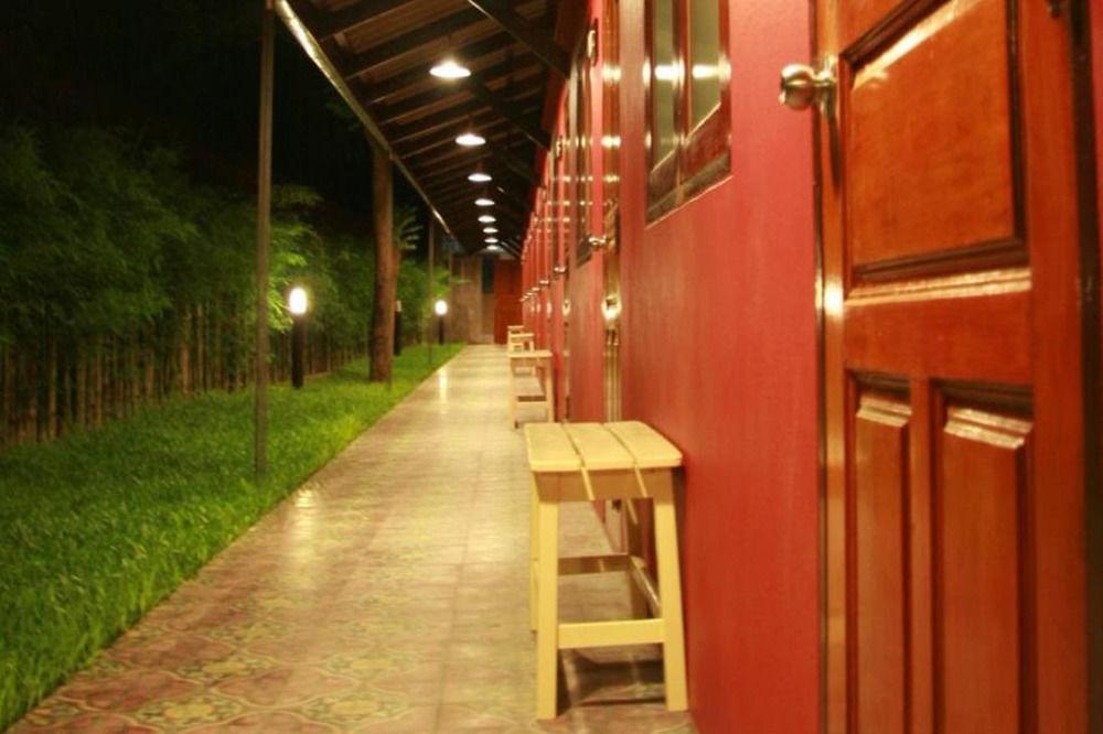 Varios Baan Ma Feung Guest House