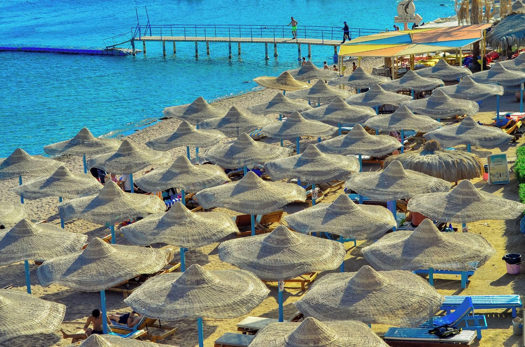 Varios Shark's Bay Oasis Aqua Park Hotel