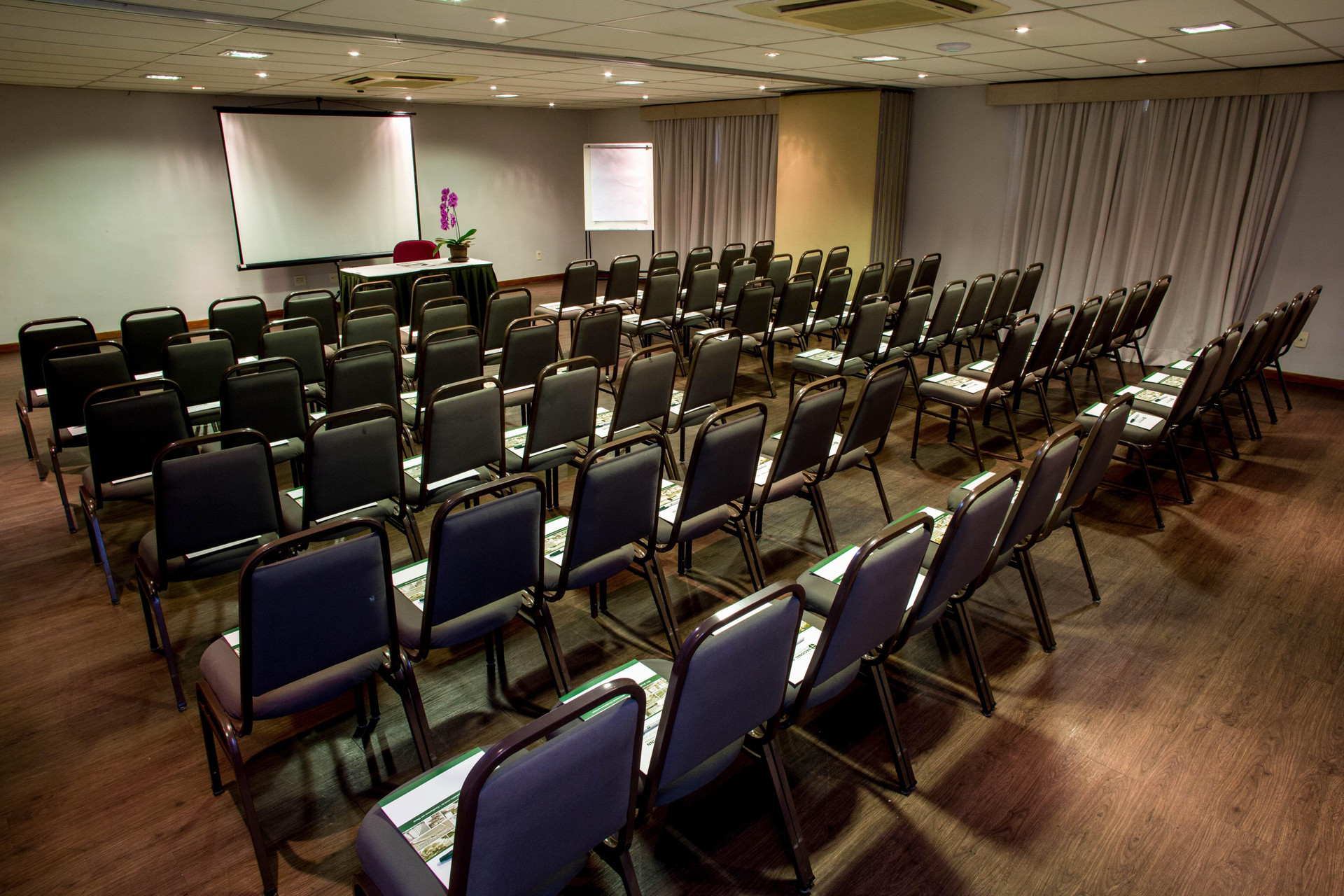 Sala de Reuniones Hotel Golden Park Campinas Viracopos By Nacional Inn