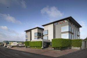 Alojamiento - The Neemaya Hotel