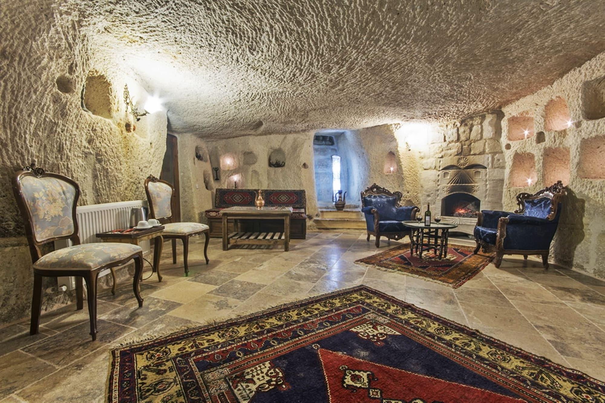 Vista Lobby Antique Terrace Suites