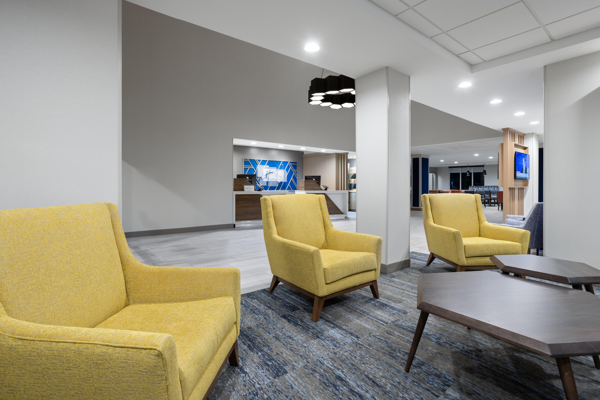 Vista Lobby Holiday Inn Express Hotel & Suites Brattleboro by IHG