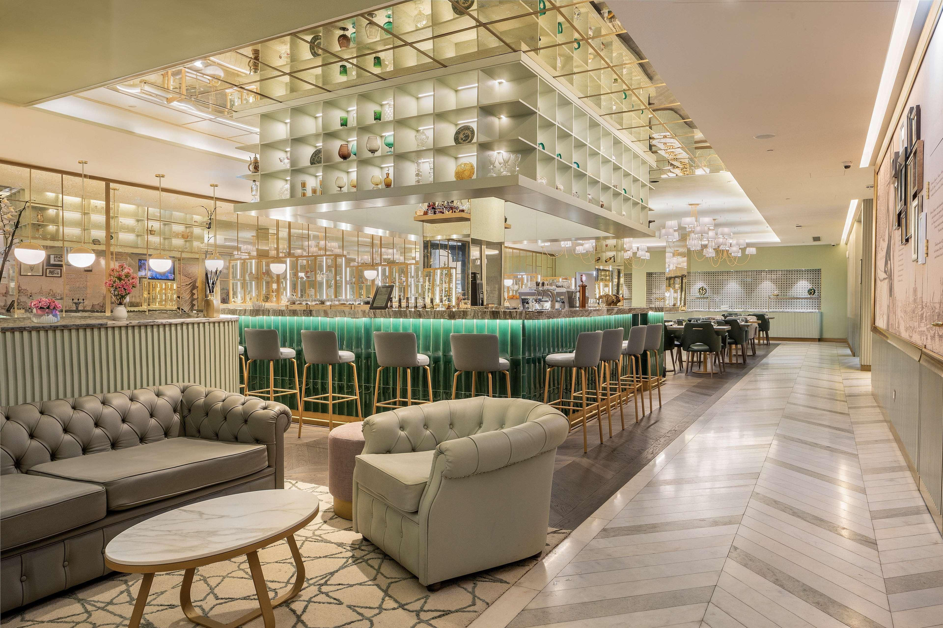 Bar/Salón The Emerald House Lisbon, Curio Collection By Hilton