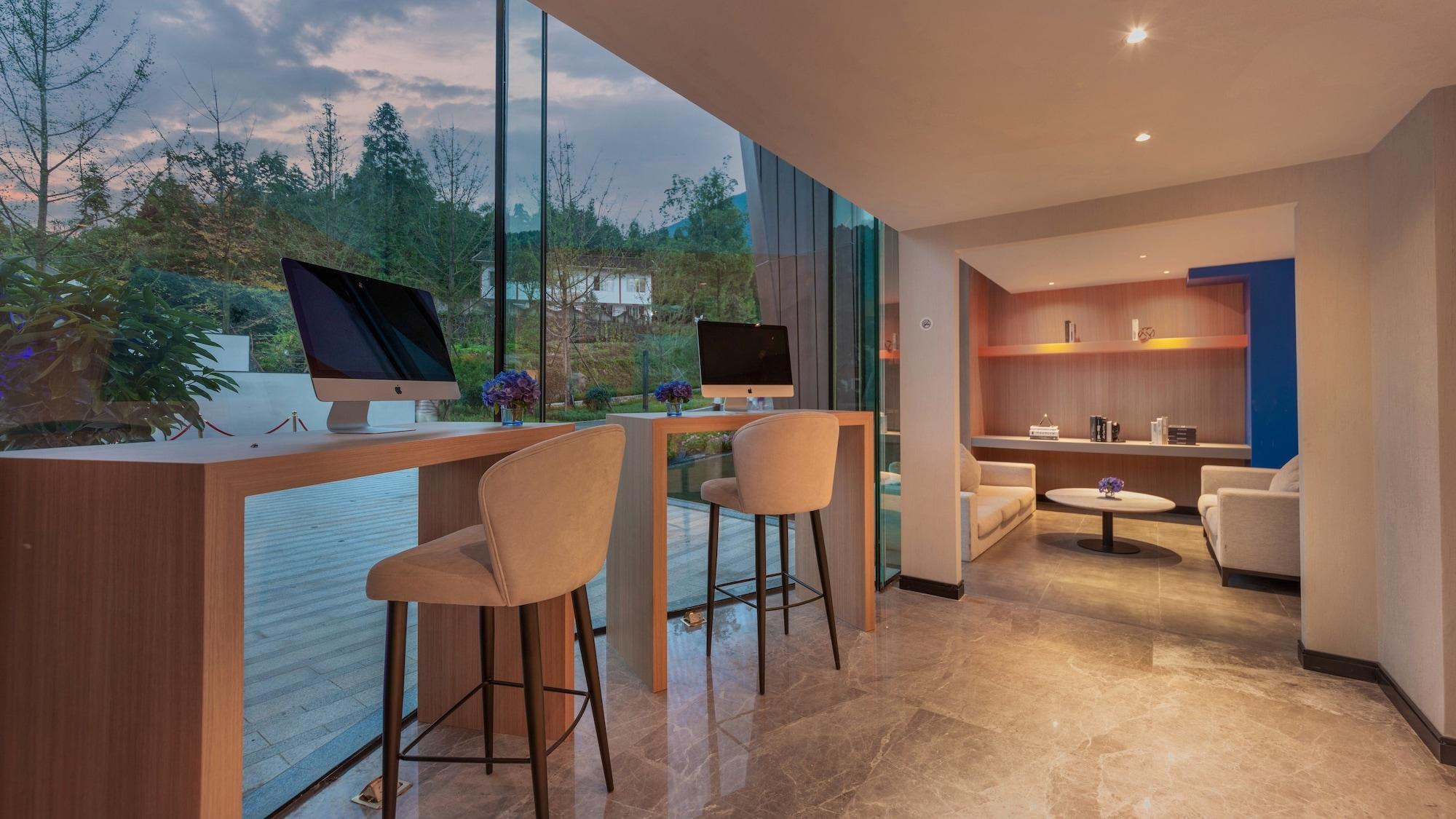 Comodidades del Alojamiento Holiday Inn Express E'Mei Qiliping by IHG