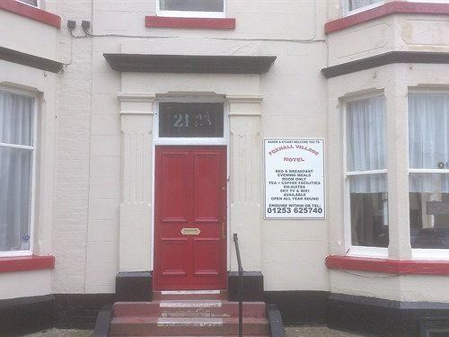 Varios Foxhall Village Guest House