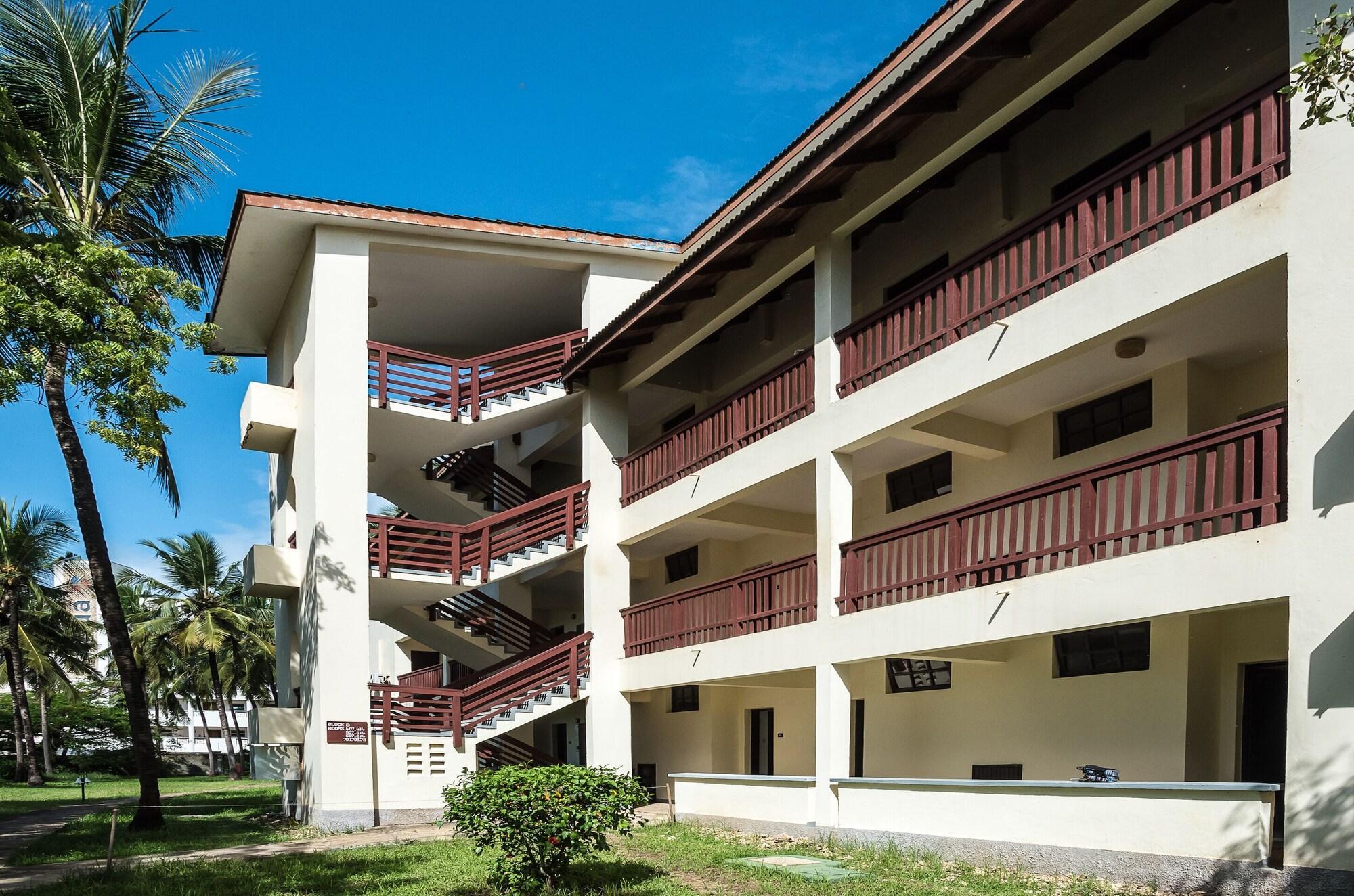 Vista Exterior PrideInn Flamingo Beach Resort & Spa Mombasa
