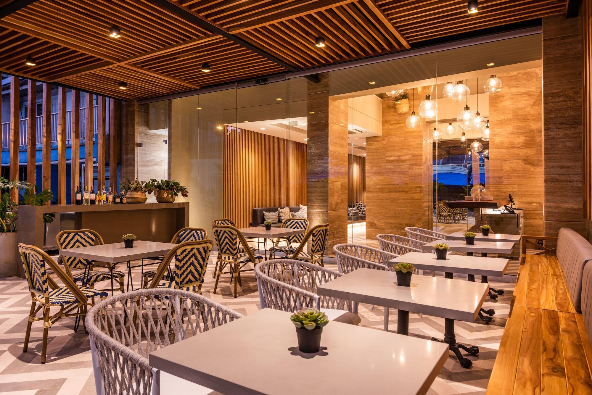 Restaurant OZ Hotel Luxury