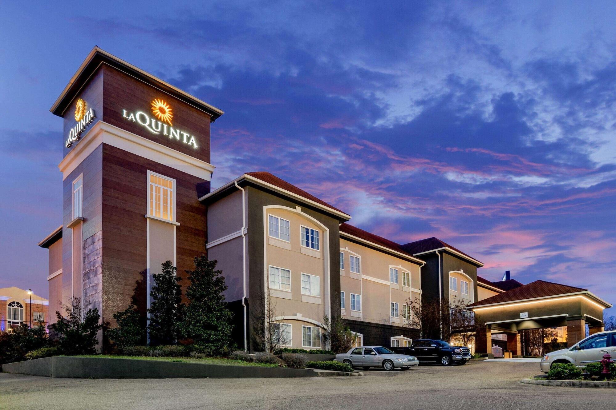 Vista Exterior La Quinta Inn & Suites by Wyndham Vicksburg