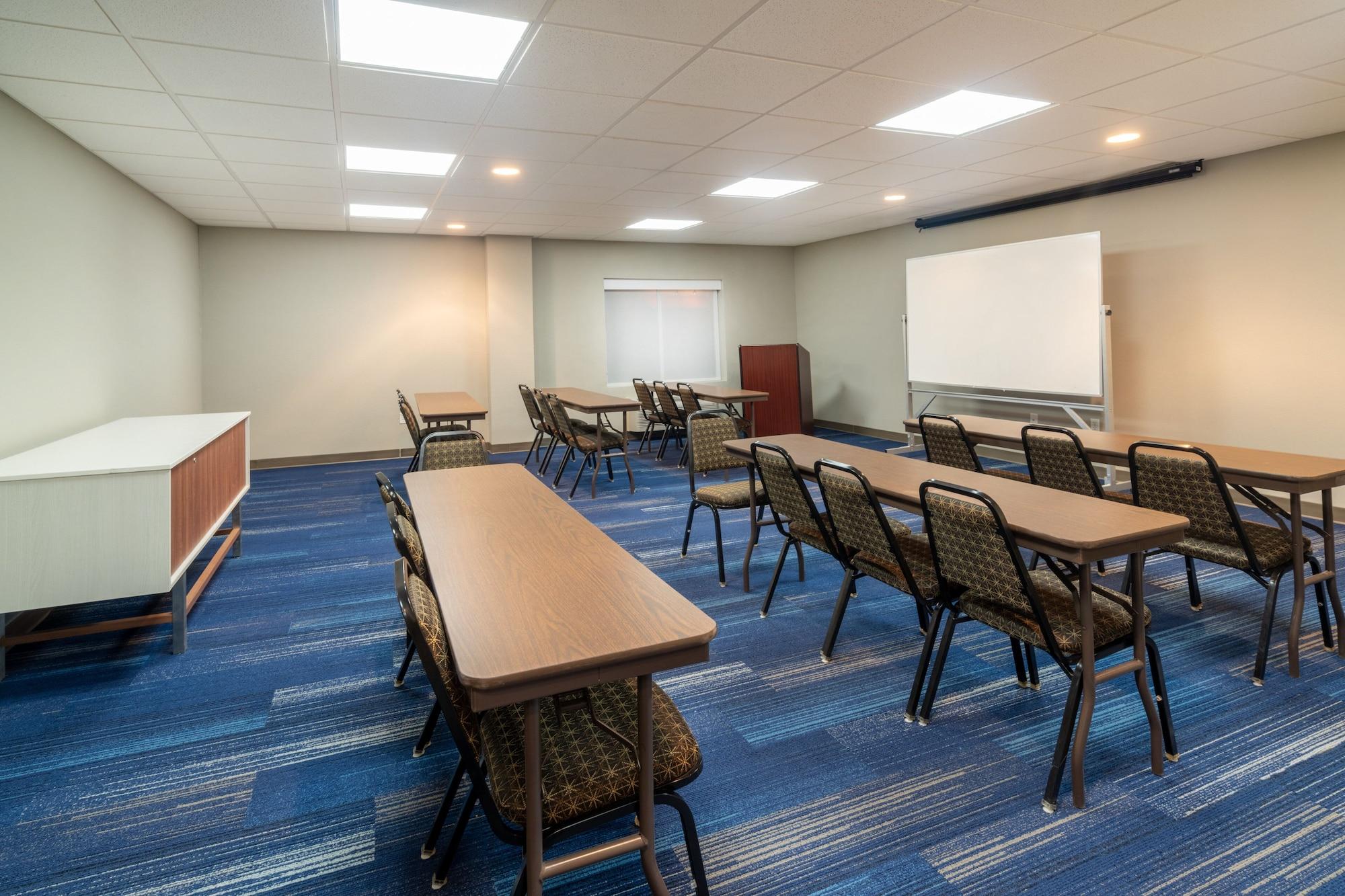 Sala de Reuniones Holiday Inn Express Hotel & Suites Magee by IHG
