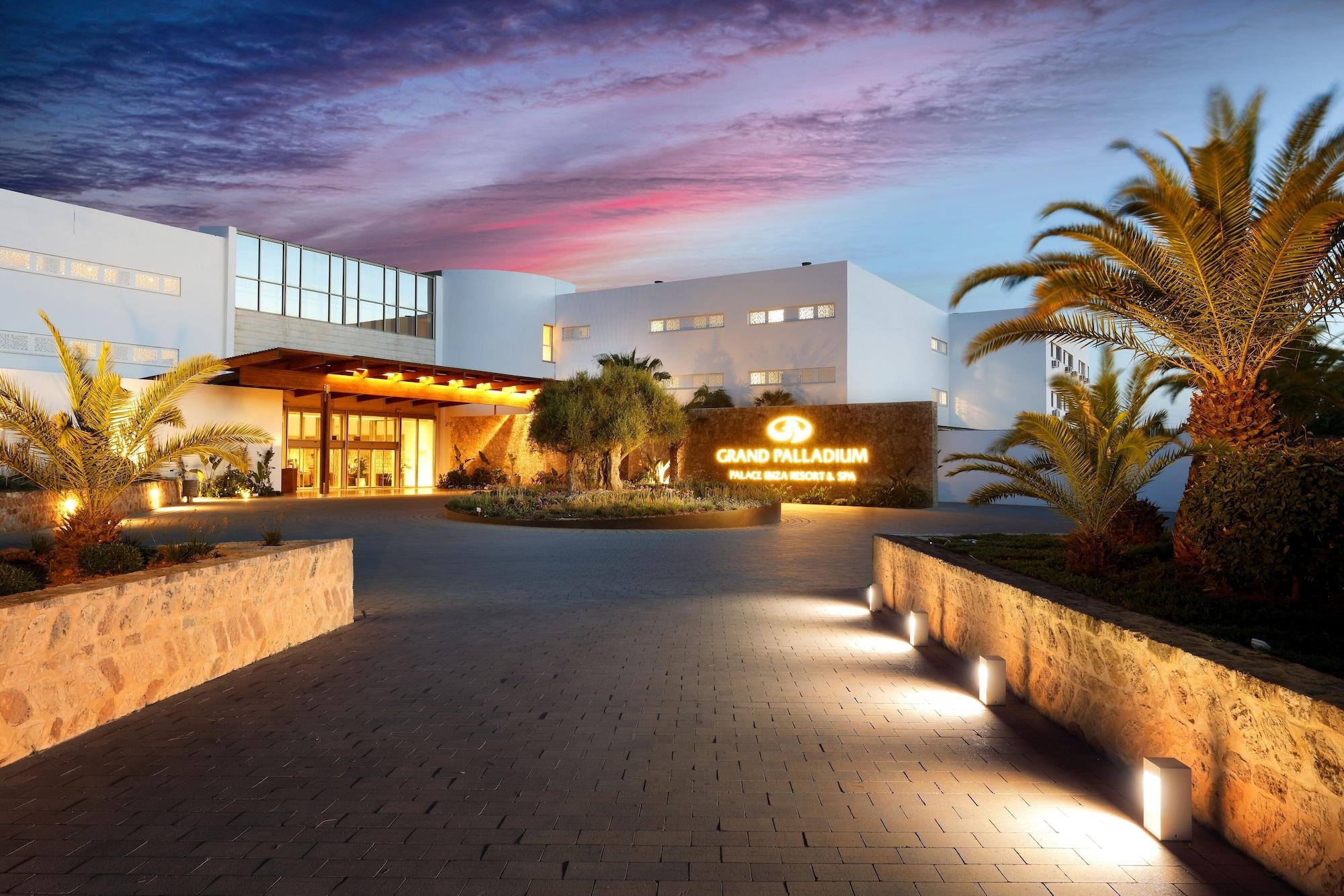 Vista Exterior Grand Palladium Select Palace Ibiza - All Inclusive