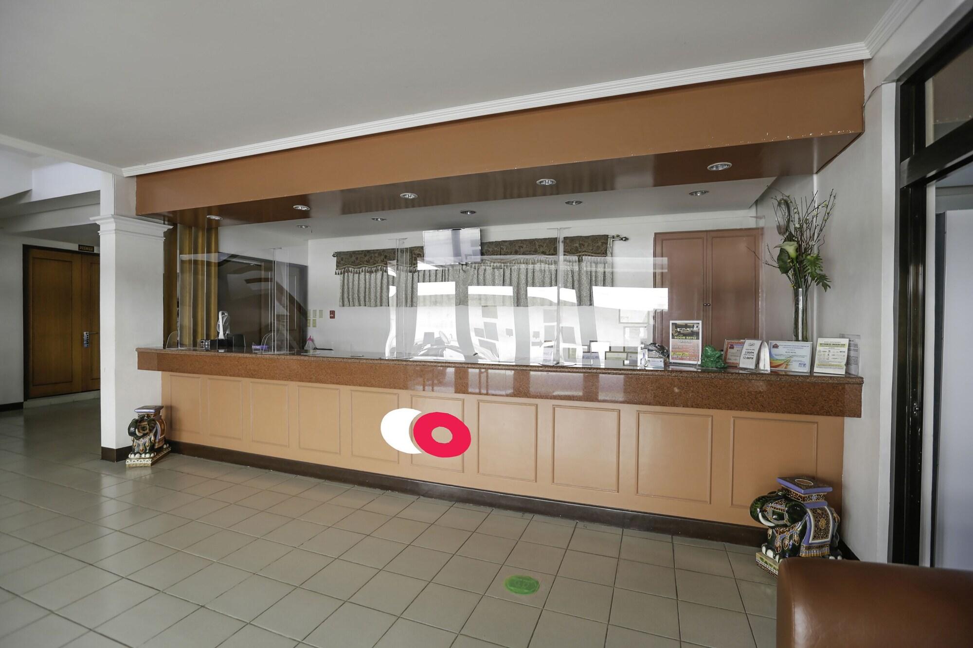 Vista Lobby Capital O 740 Bliss Hotel Dau