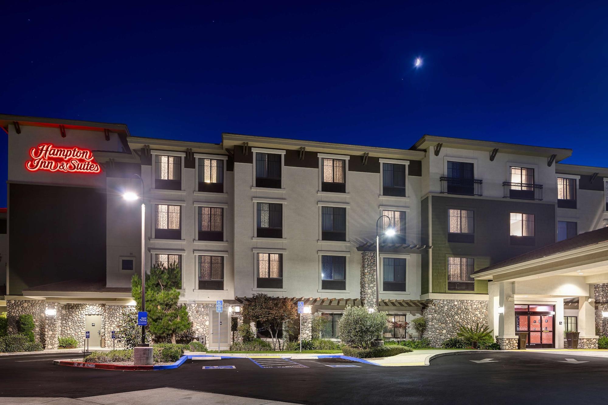 Vista Exterior Hampton Inn & Suites San Luis Obispo