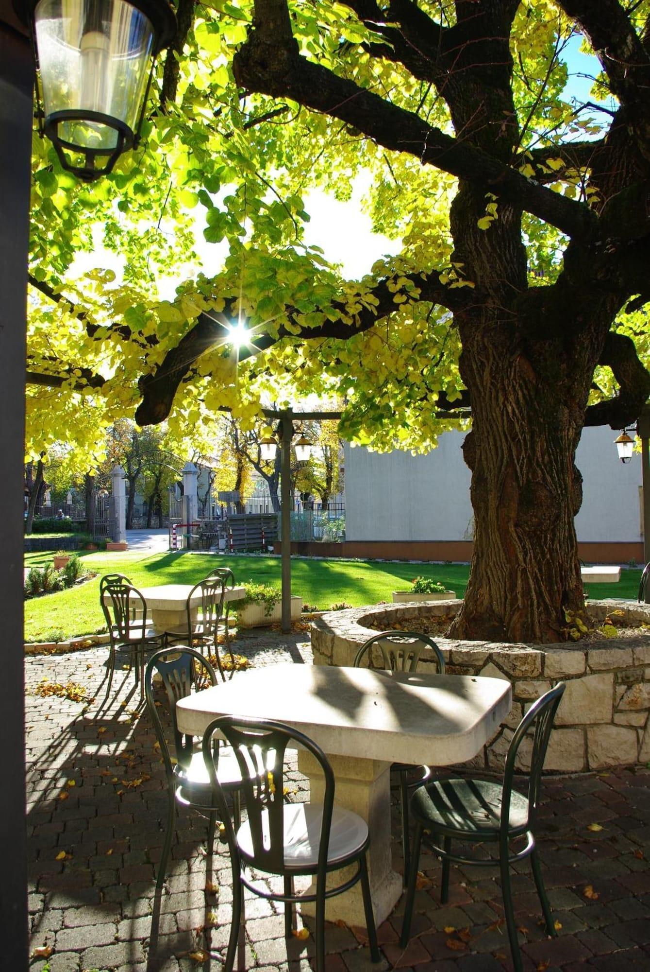 Restaurant Dependance Lipa