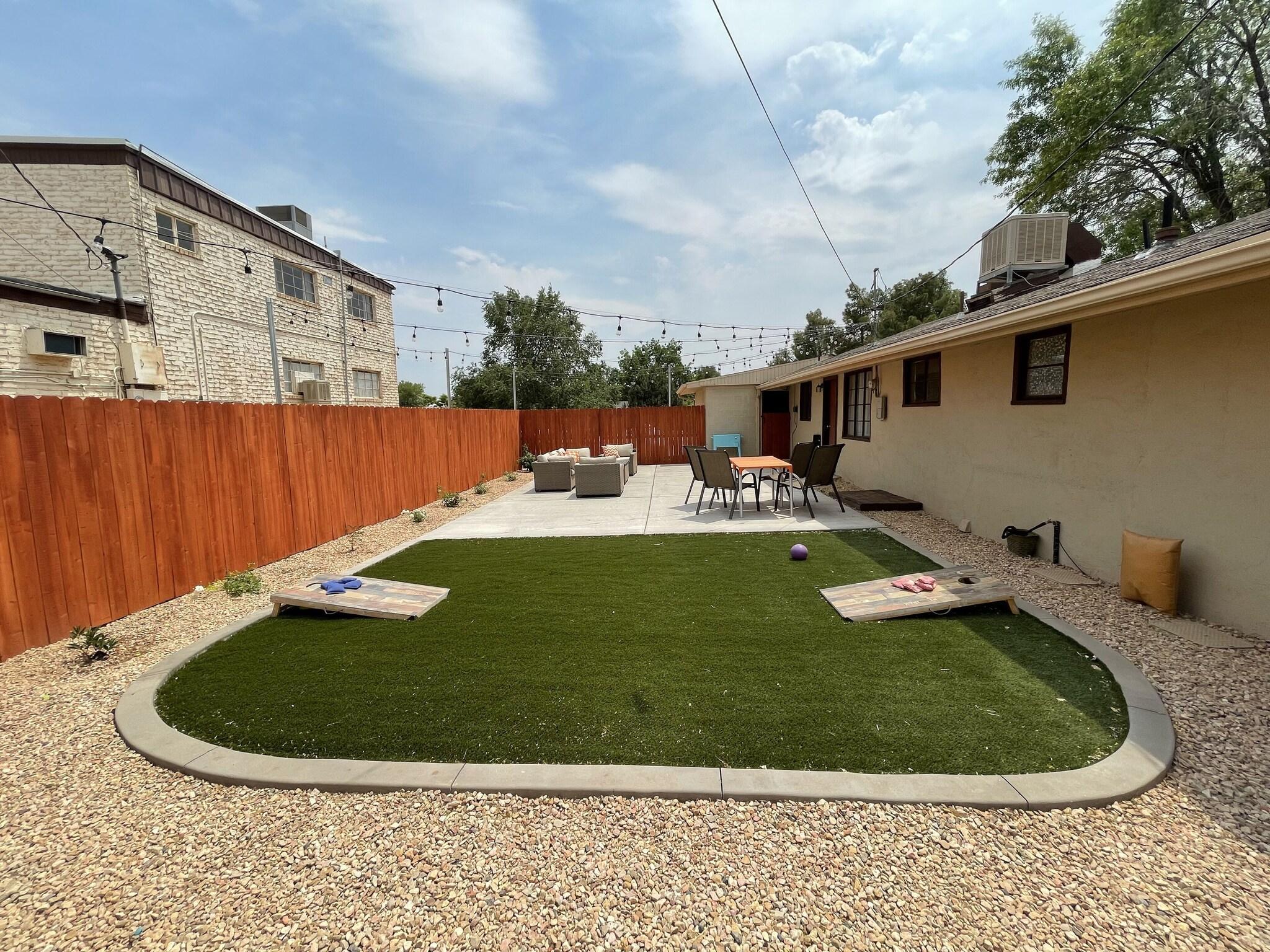 Varios Aiken's Lodge