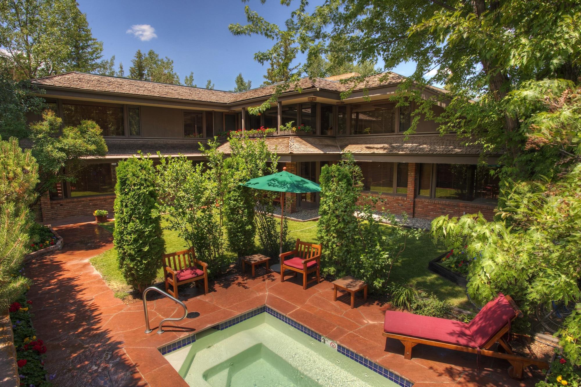 Varios Hearthstone House