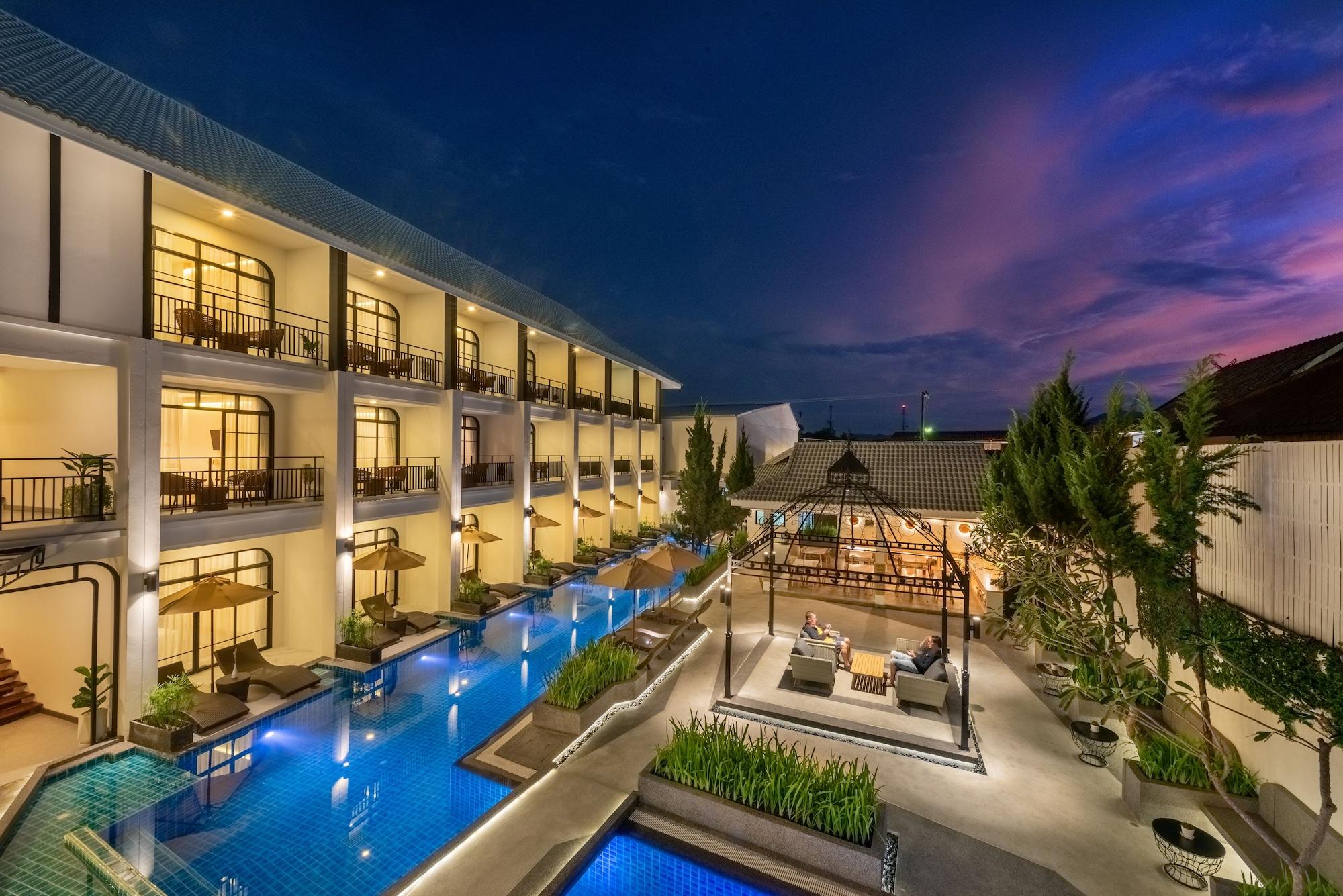 Varios Ai Pai Hotel
