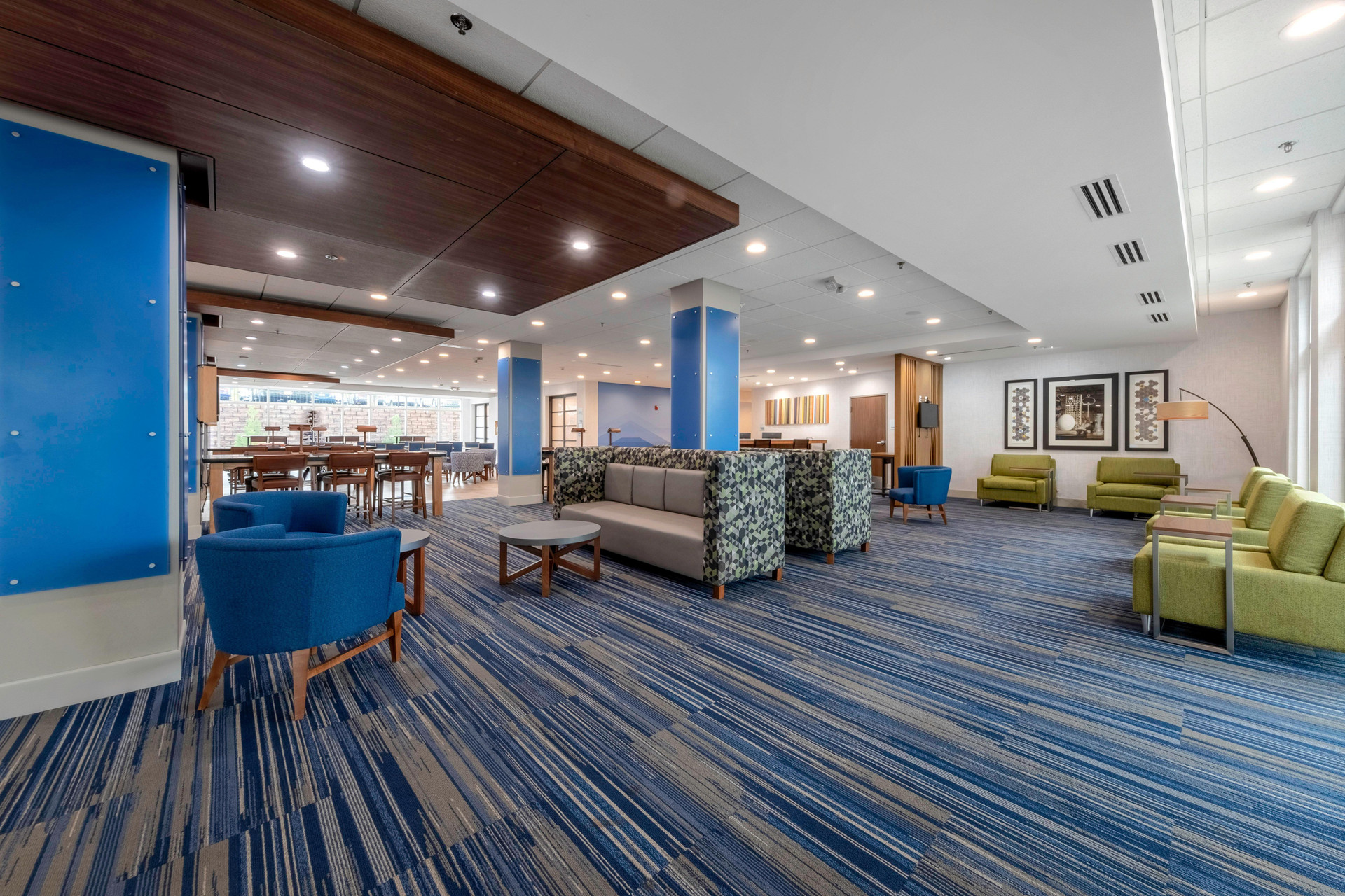 Vista Exterior Holiday Inn Express & Suites Staunton by IHG