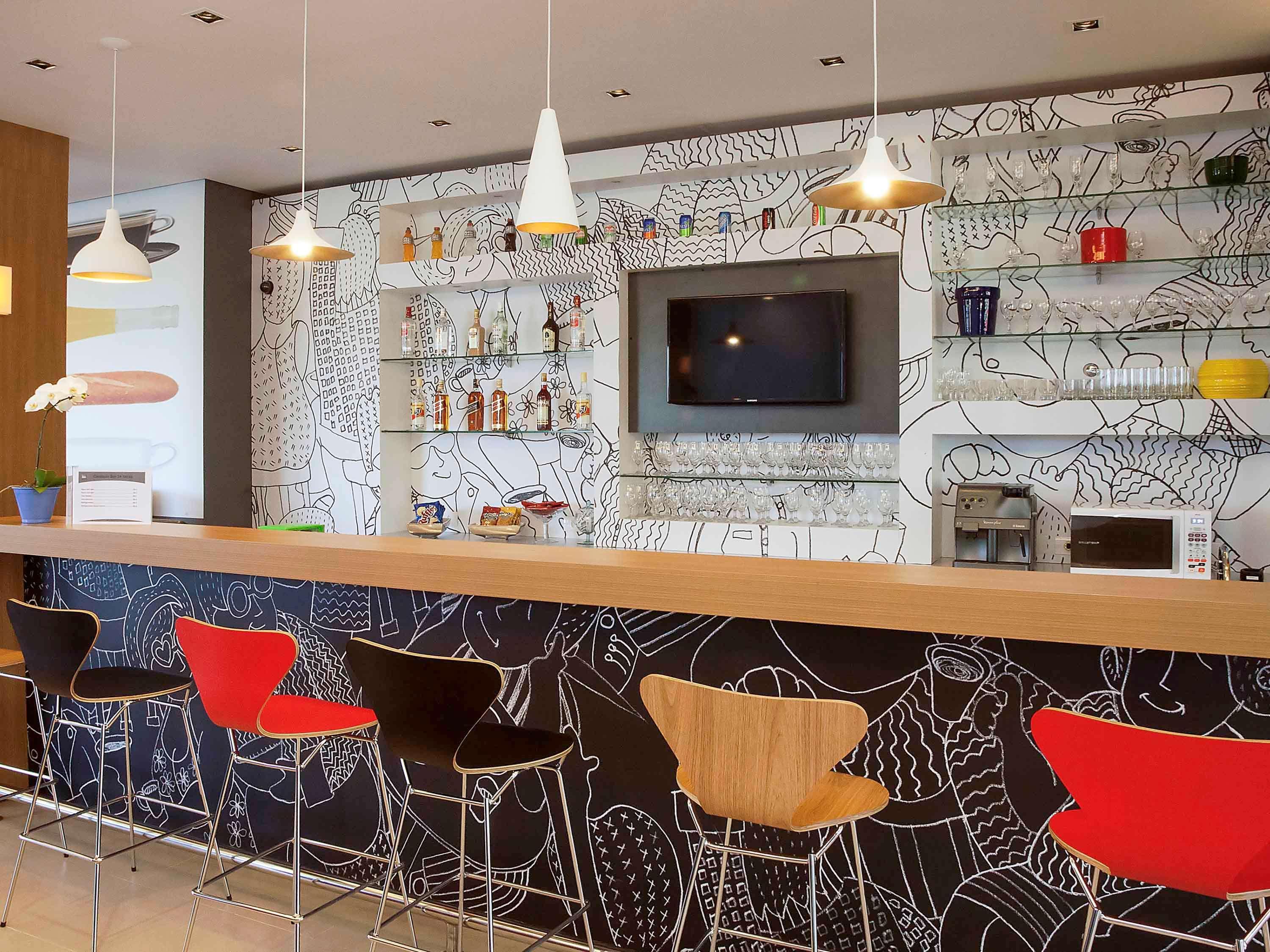 Bar/Salón ibis Ourinhos