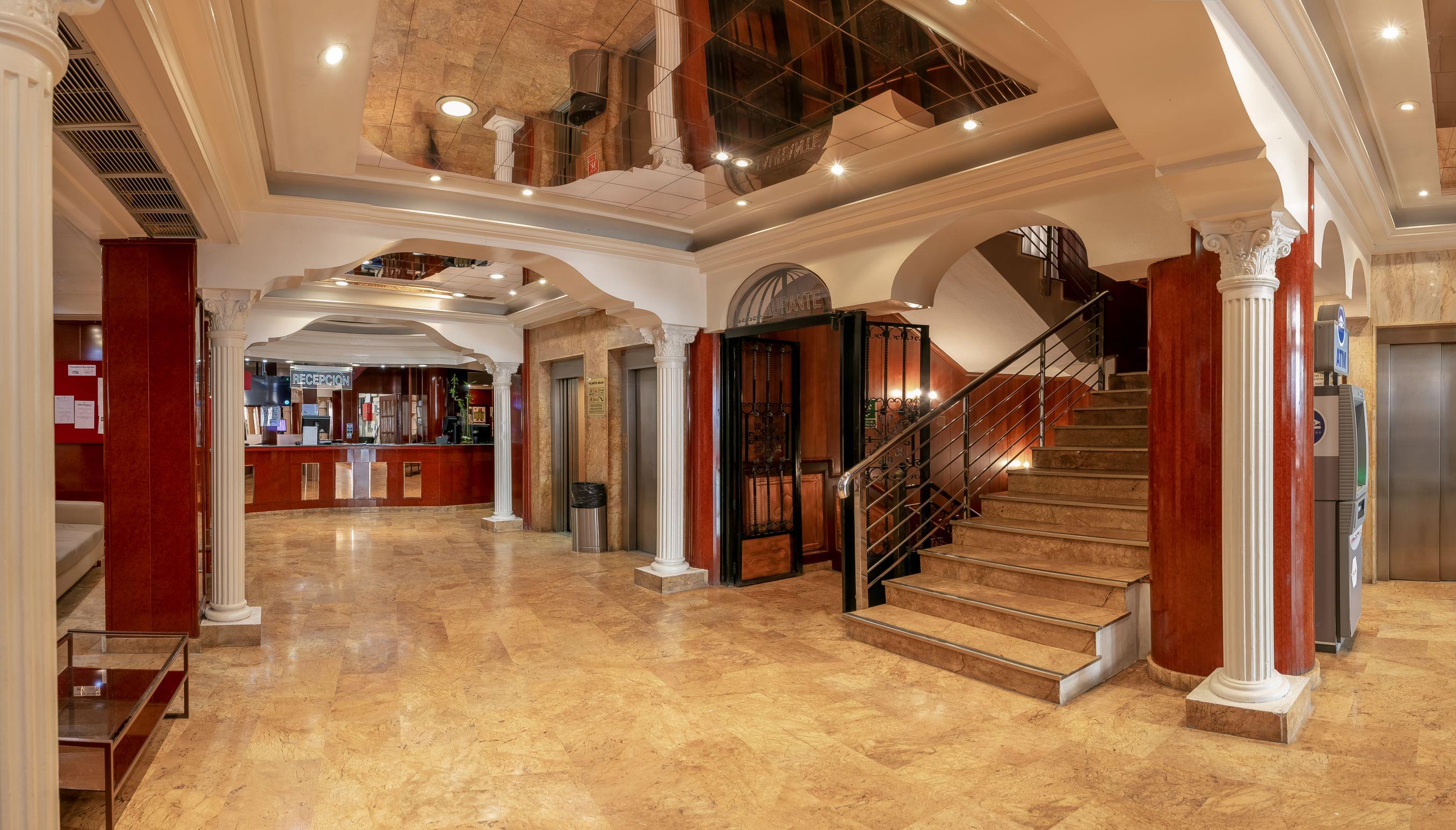 Vista Lobby Magic Cristal Park