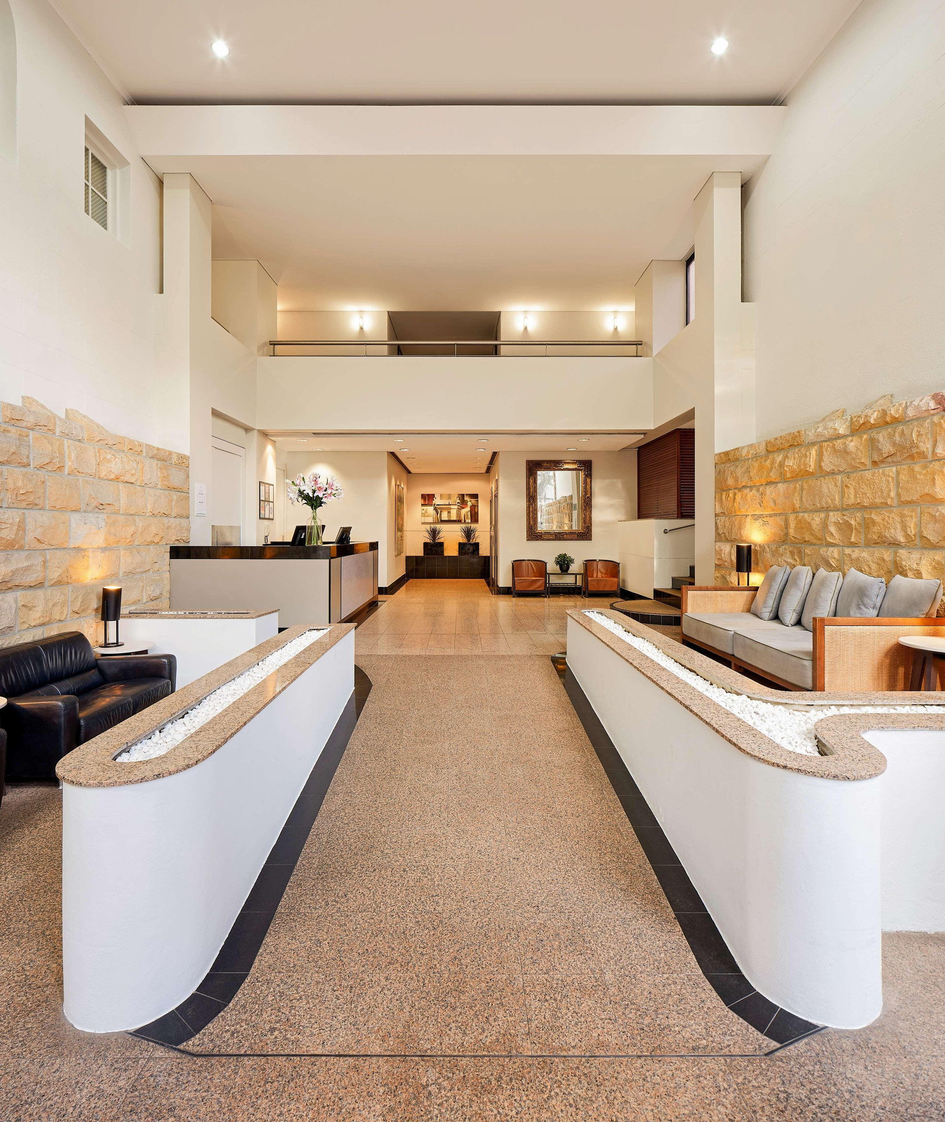 Vista Lobby Rendezvous Hotel Sydney The Rocks