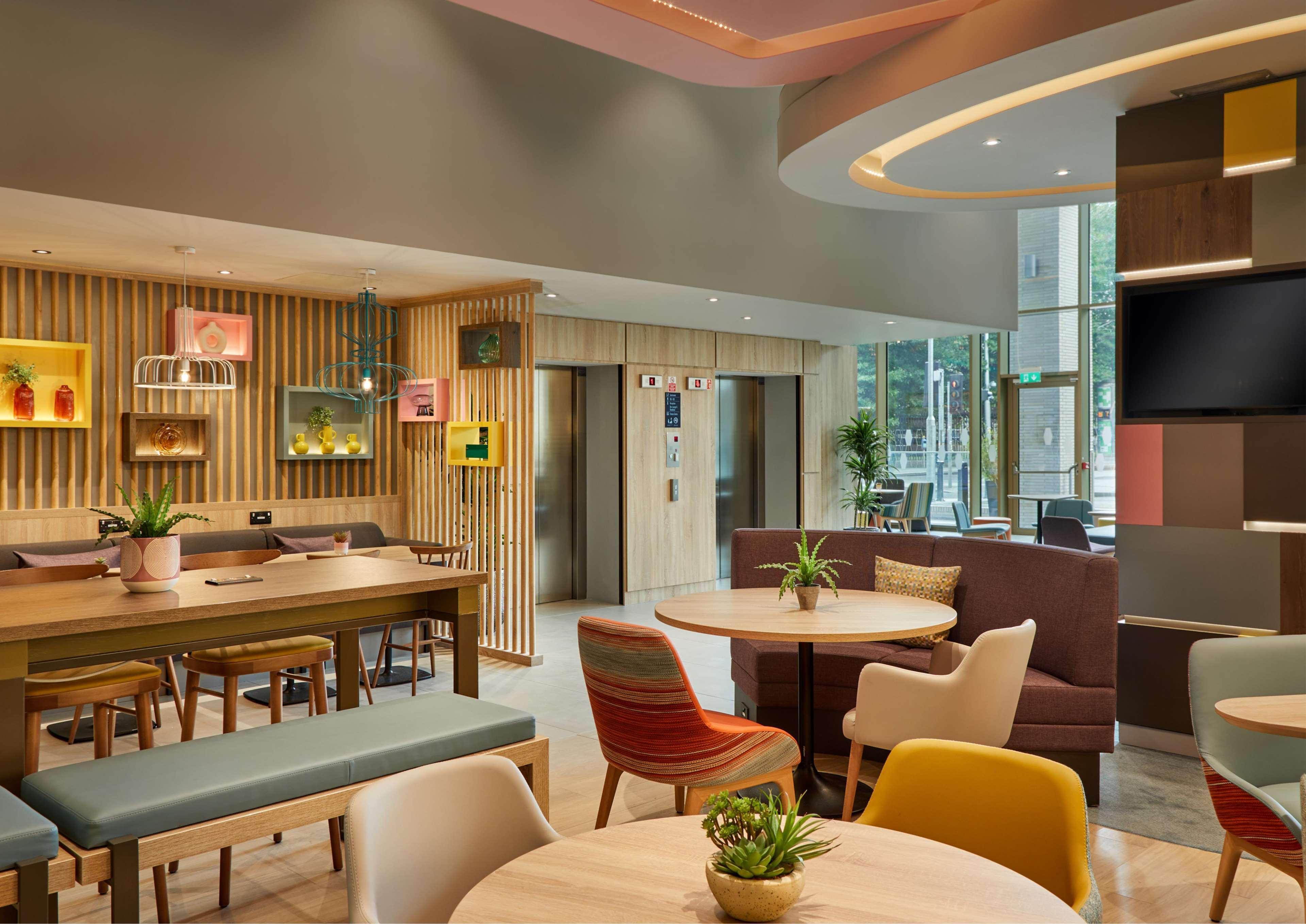 Vista Lobby Hampton by Hilton Dublin City Centre