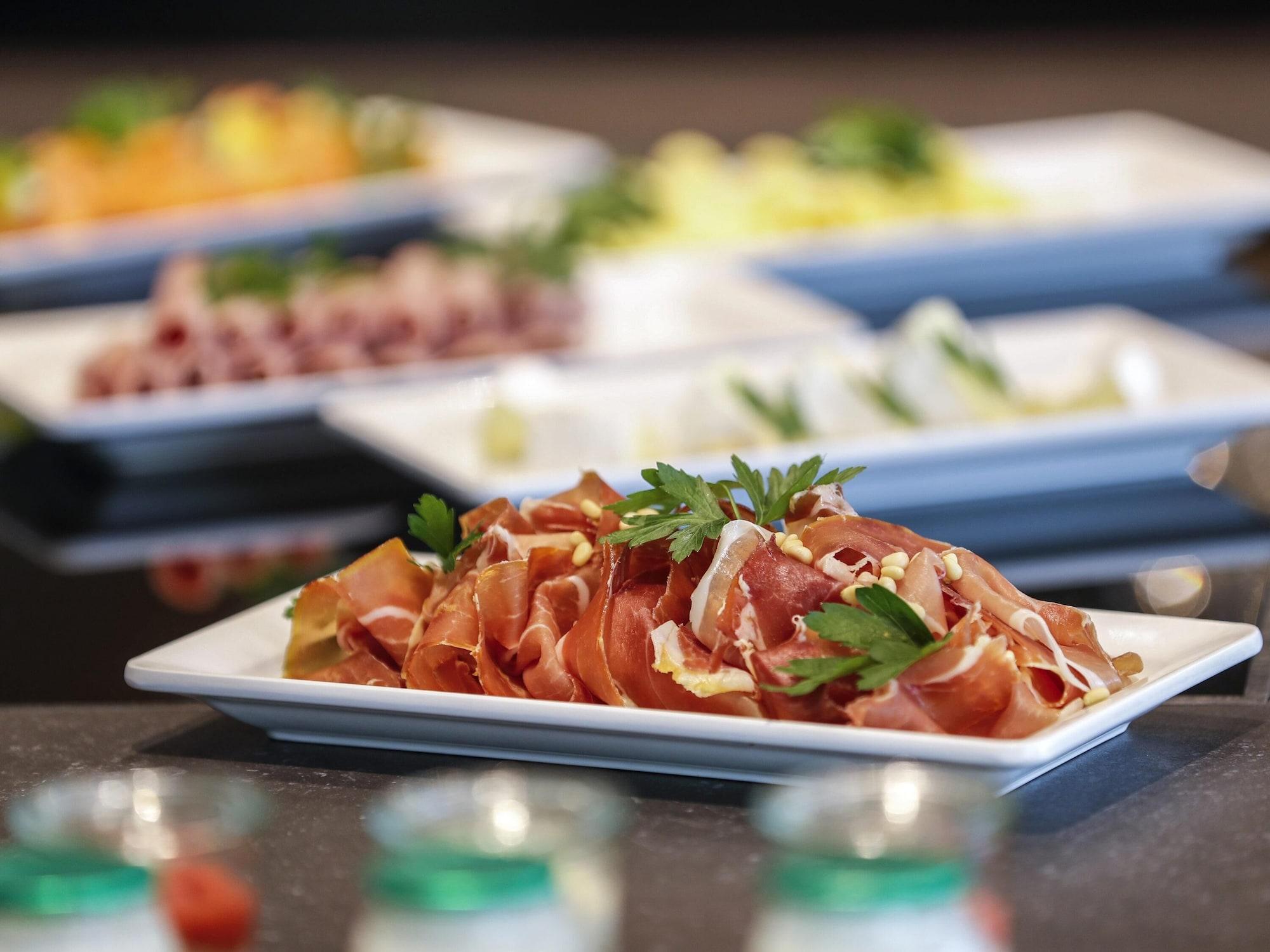 Restaurant Hotel Mercure Luxembourg Kikuoka Golf & Spa