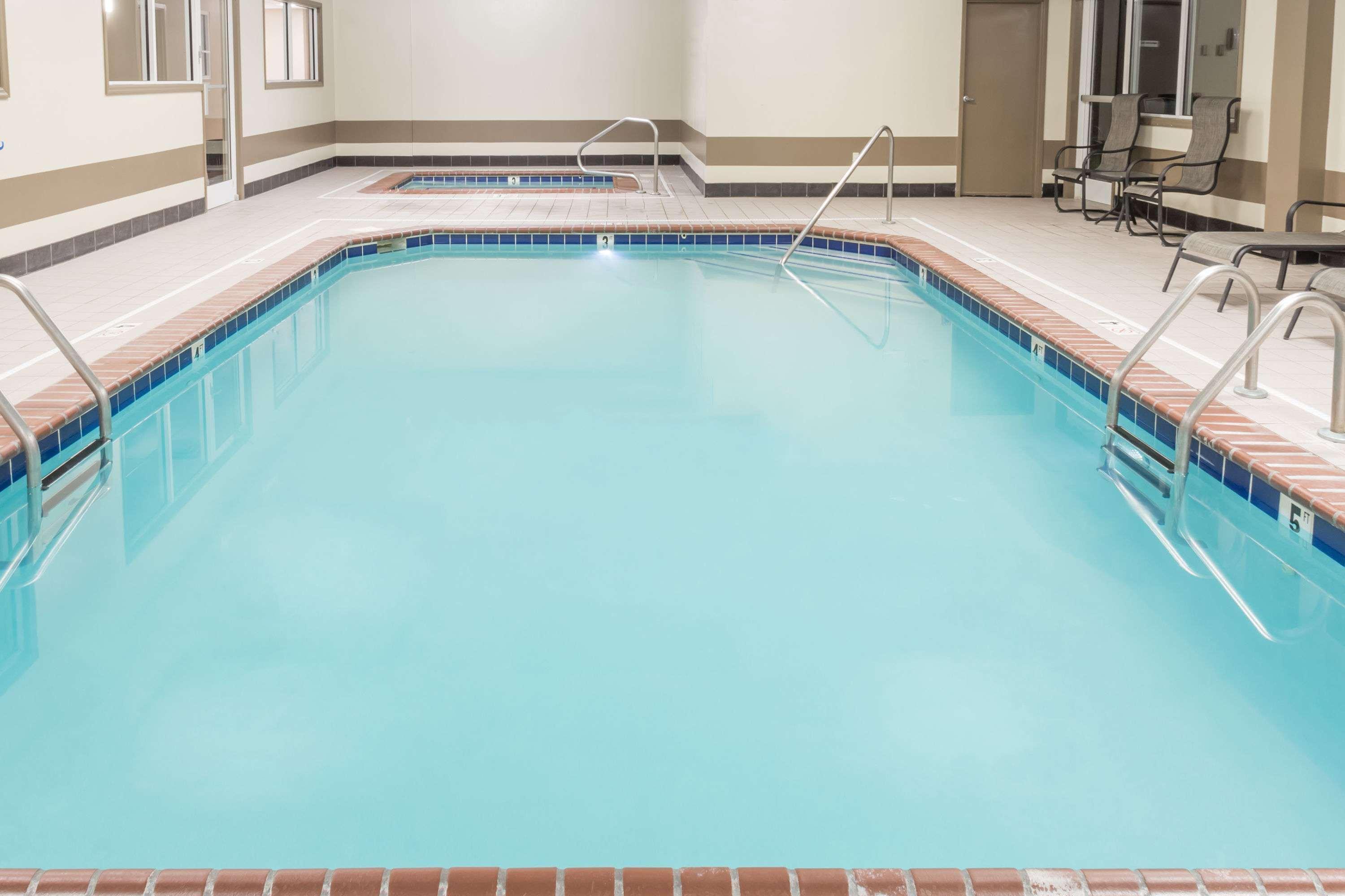 Vista Piscina Quality Inn