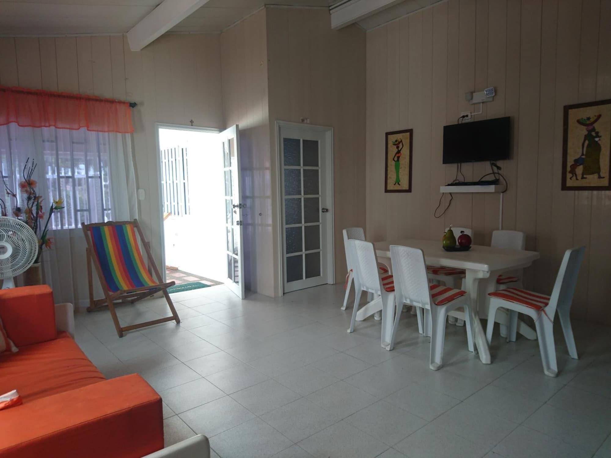 Equipamiento de Habitación Tropical Coral