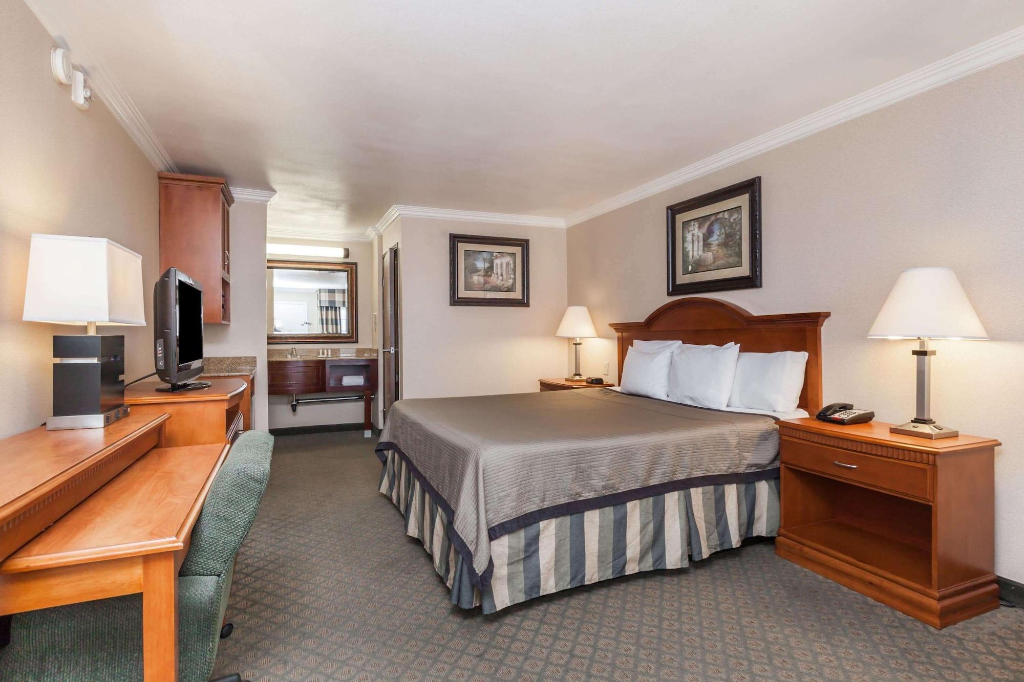 Habitación Travelodge by Wyndham Sylmar CA