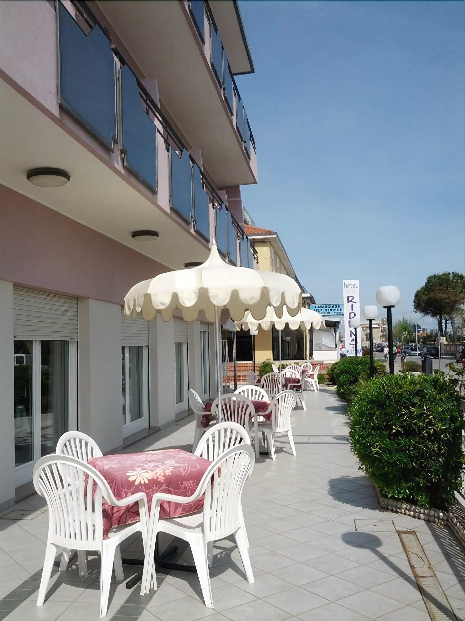 Vista Exterior Hotel Ridens