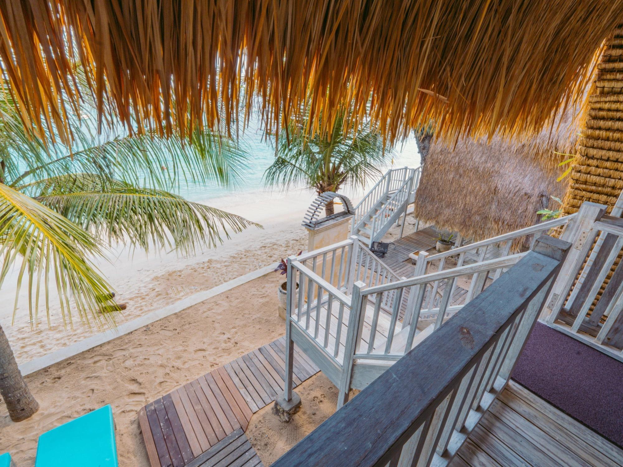 Vista Exterior Hai Tide Beach Resort