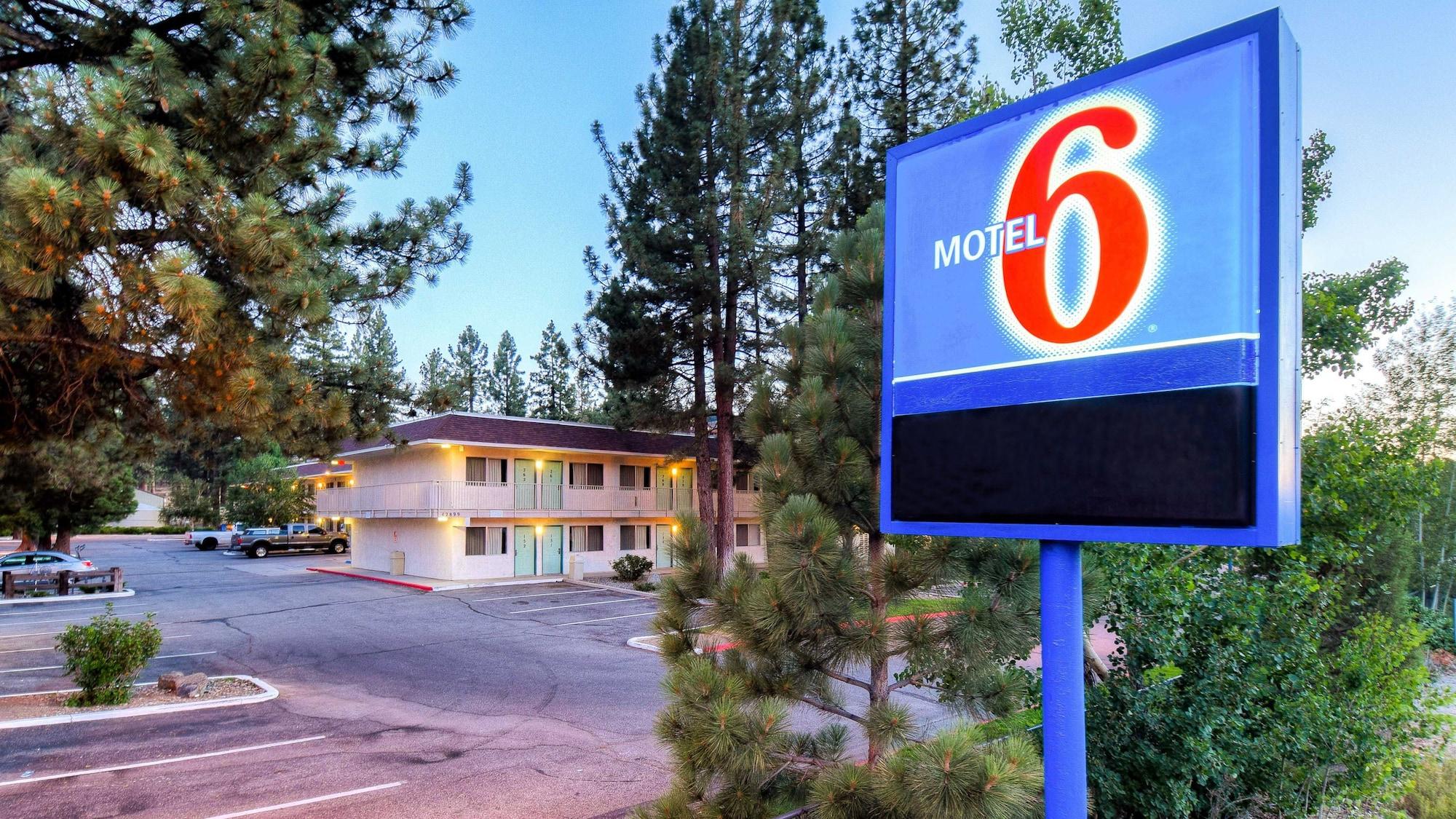 Vista Exterior Motel 6 Big Bear Lake, CA