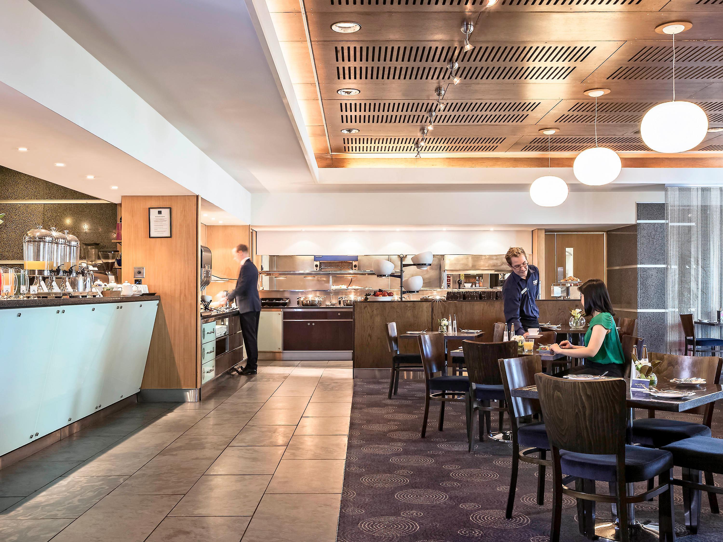 Bar/Salón Novotel Wellington