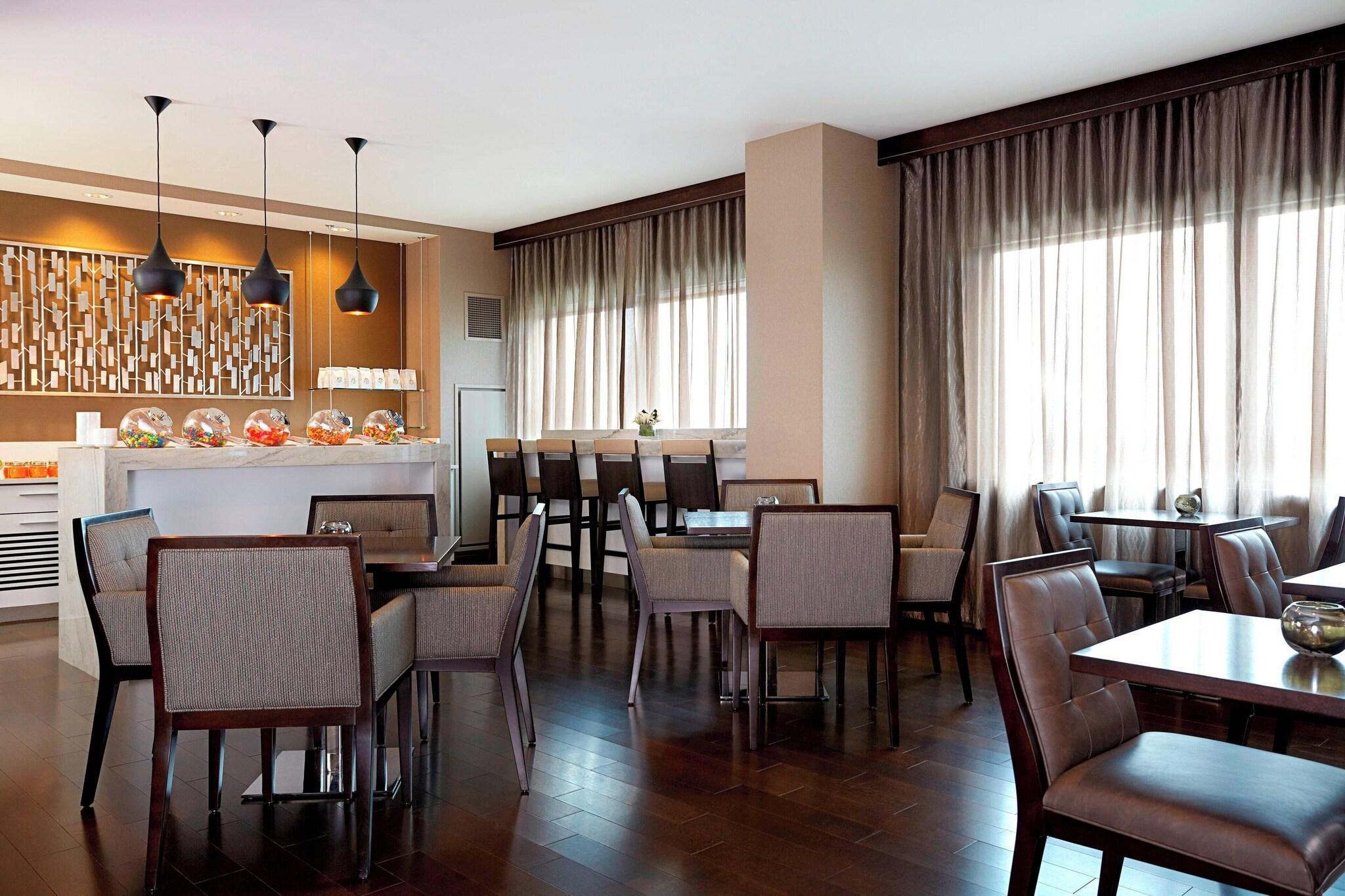 Vista Lobby JW Marriott Minneapolis Mall of America