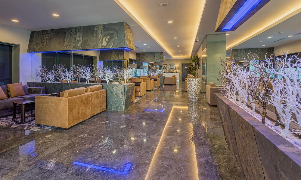 Vista Lobby Wyndham Dubai Marina