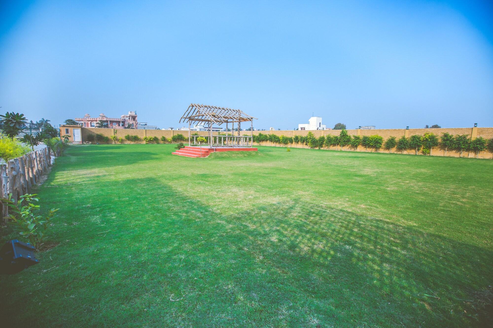 Vista Exterior Welcomheritage Ranjit Vilas