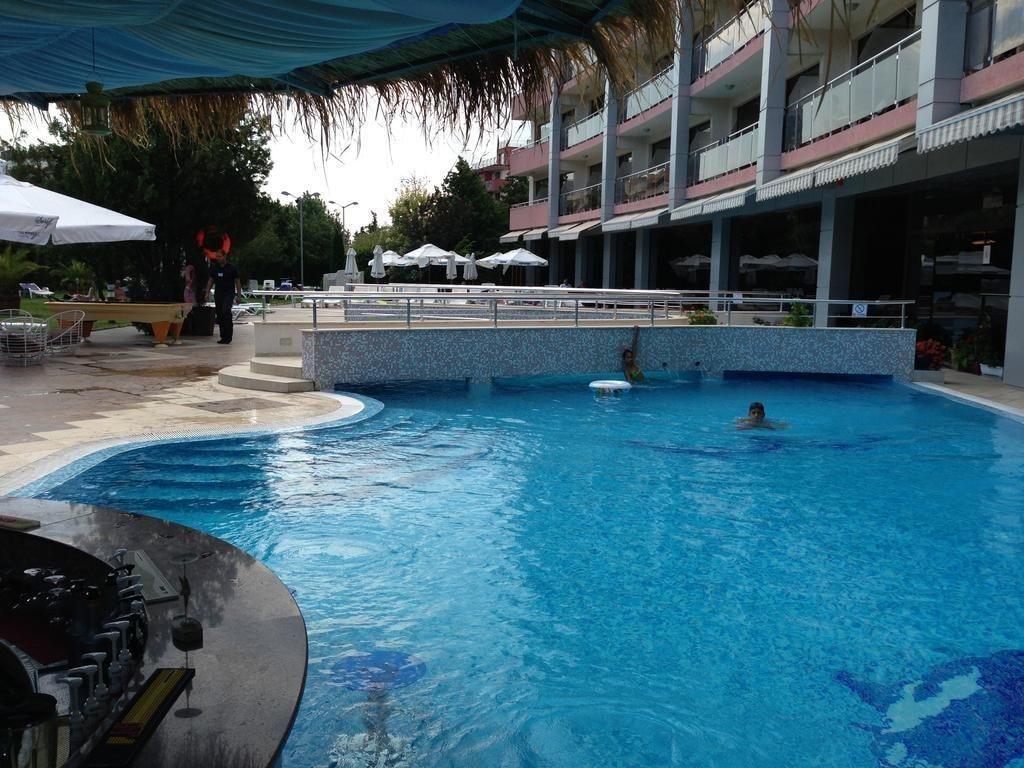 Vista Piscina Hotel Flamingo