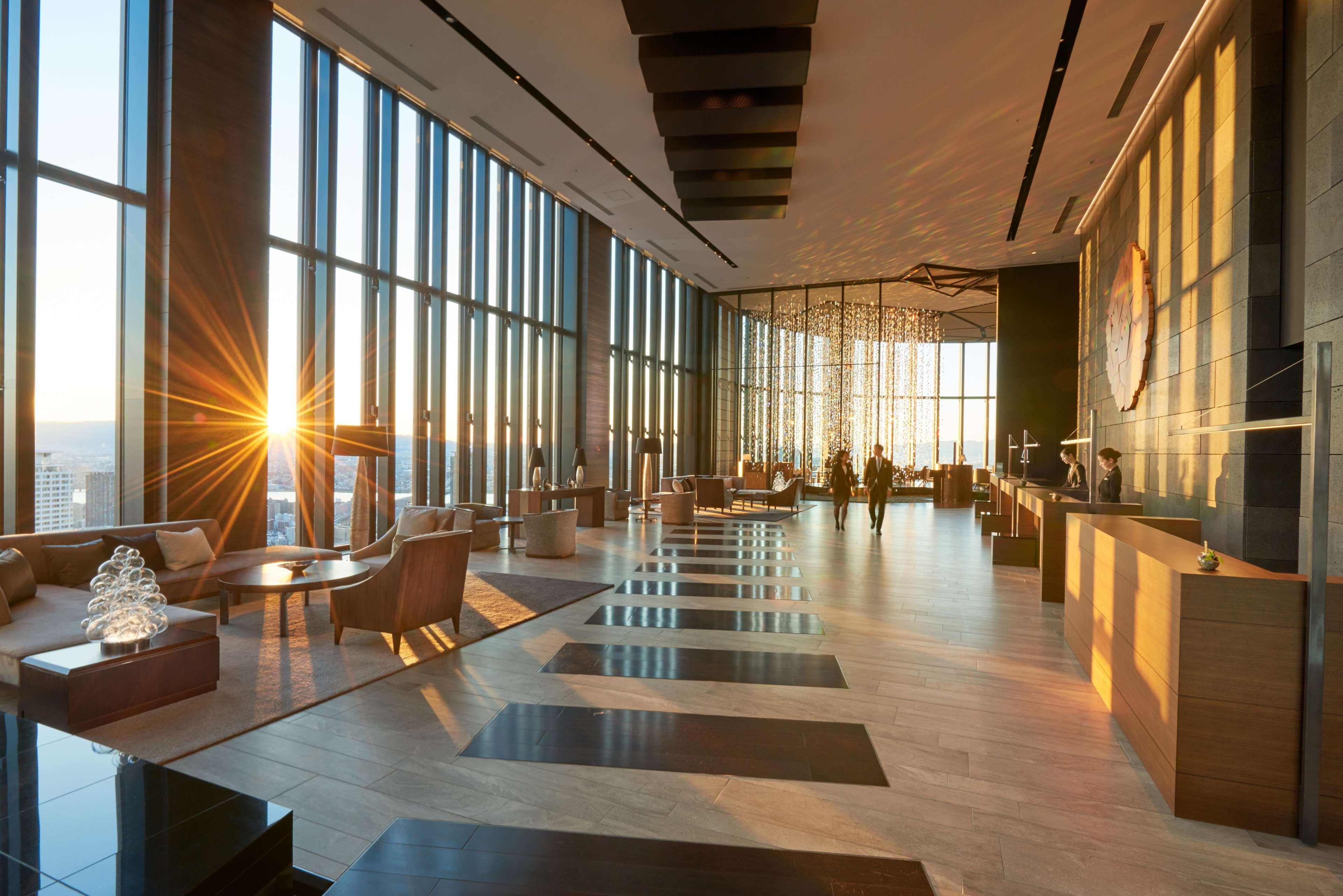 Vista Lobby Conrad Osaka