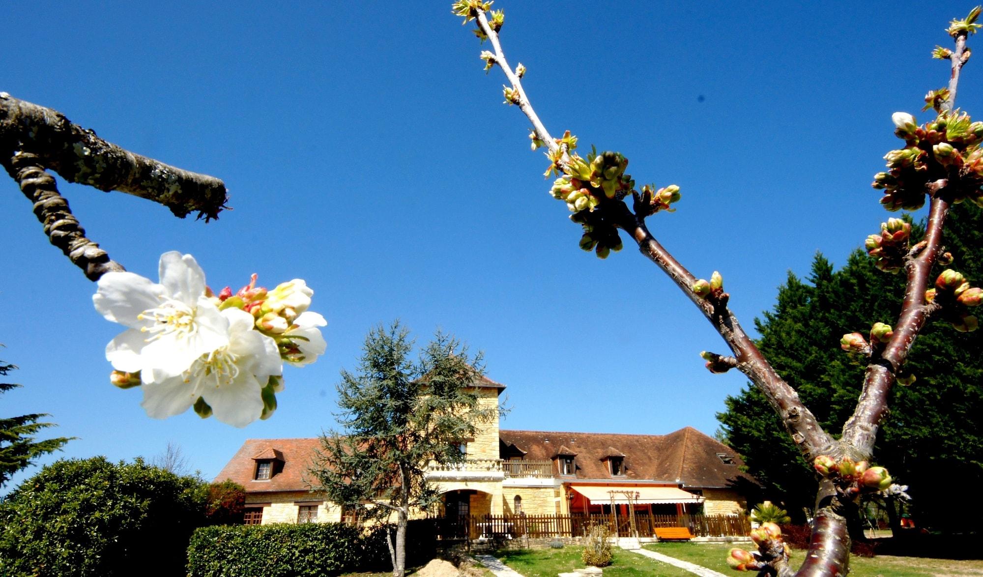 Varios Logis Hôtel - Les Collines