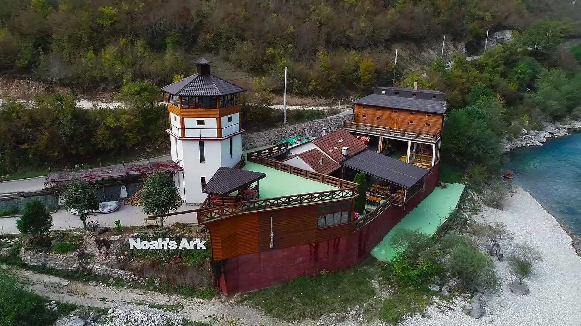 Varios Dzajica Buk Rooms - Hostel