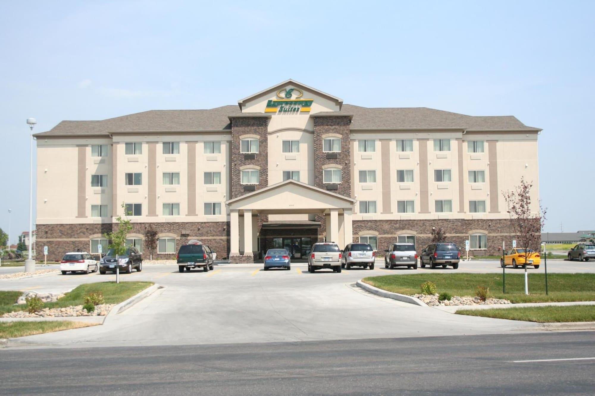 Vista Exterior Expressway Suites Fargo
