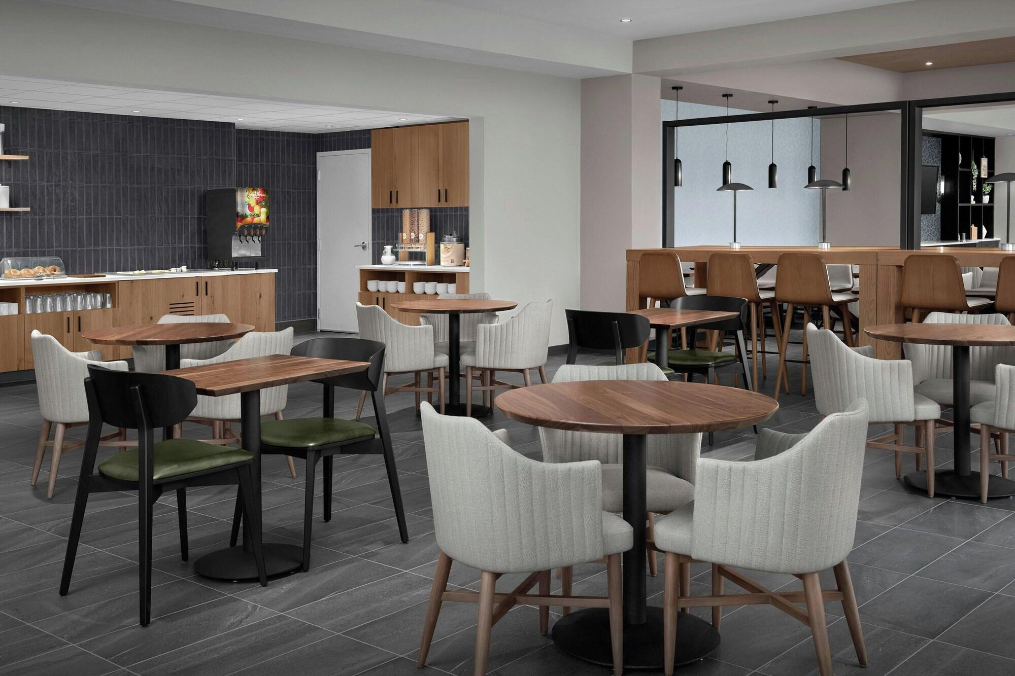 Restaurant Residence Inn by Marriott Seattle Northgate Station