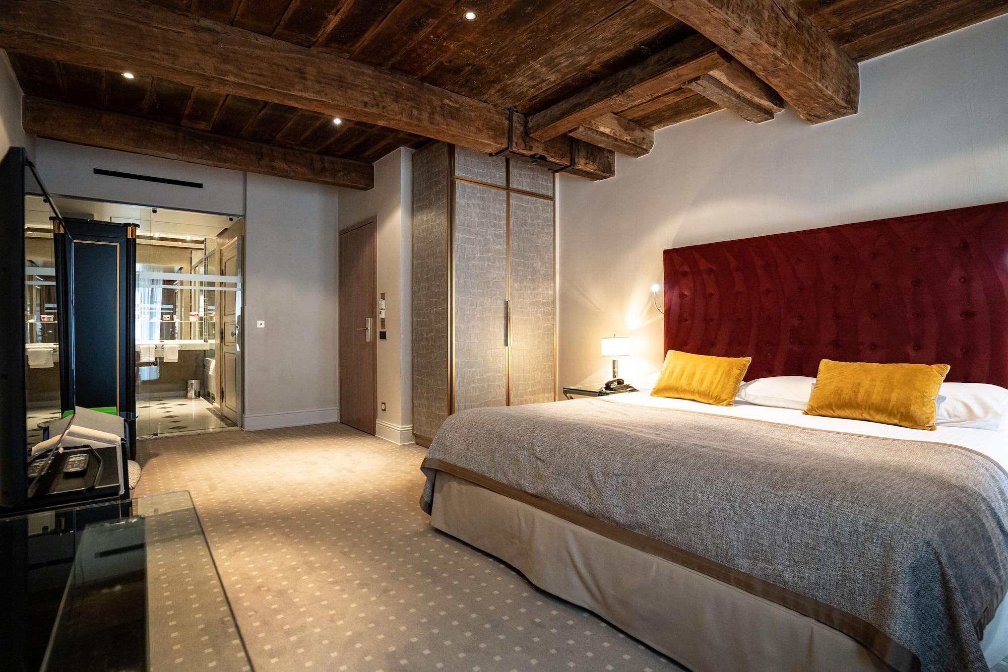 Habitación Hotel Le Place d'Armes - Relais & Châteaux
