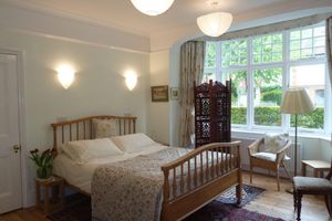 Alquiler Vacacional - Practical independent 1 bed apartment in leafy street of Hammersmith