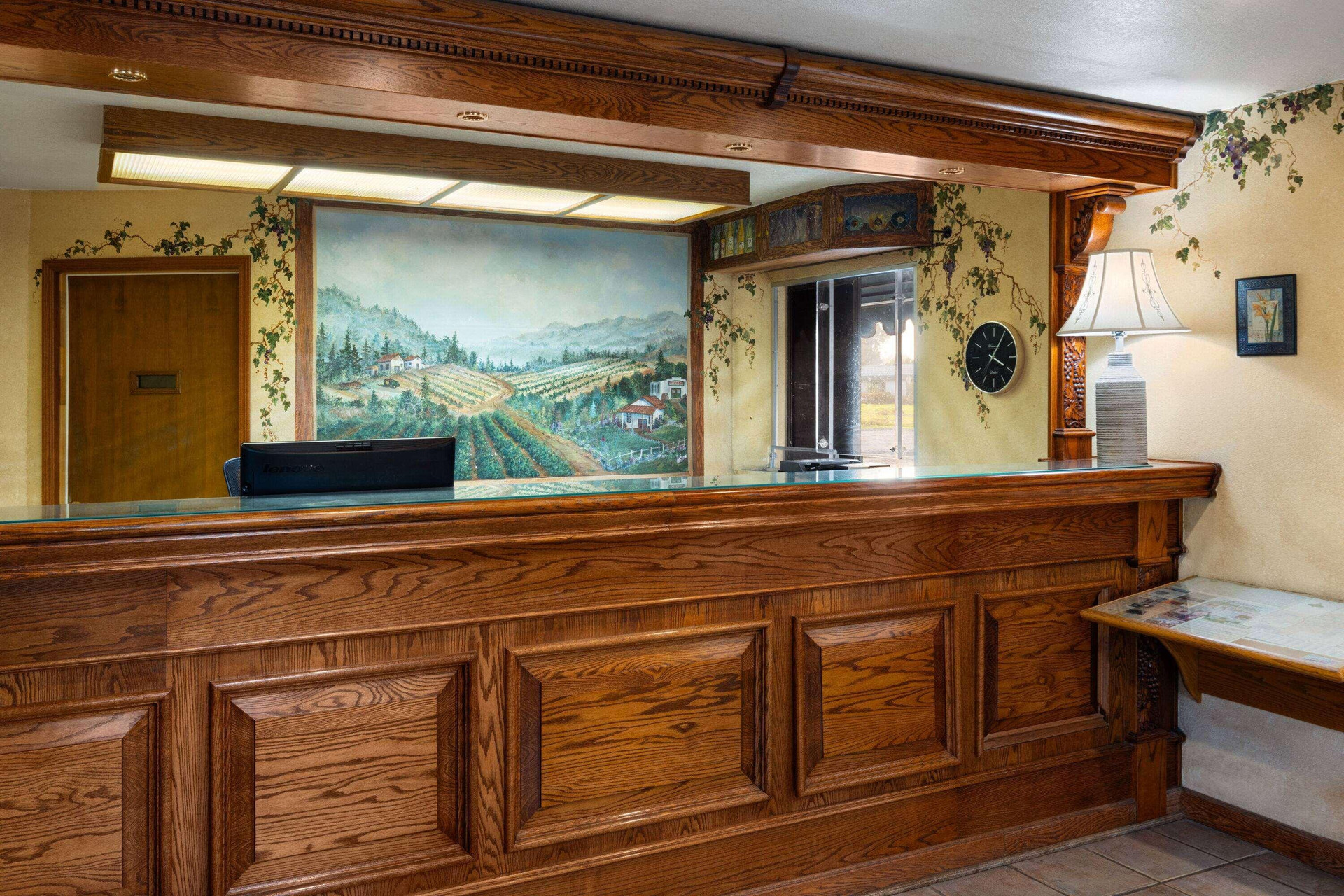 Vista Lobby Travelodge by Wyndham Lemoore Near Naval Air Station