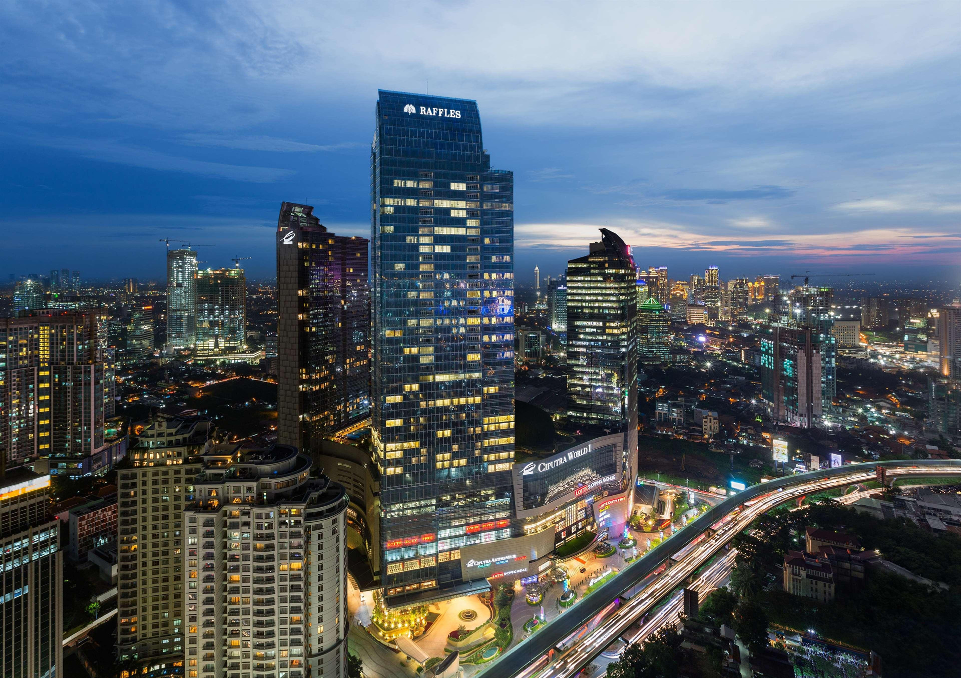 Vista Exterior Raffles Jakarta