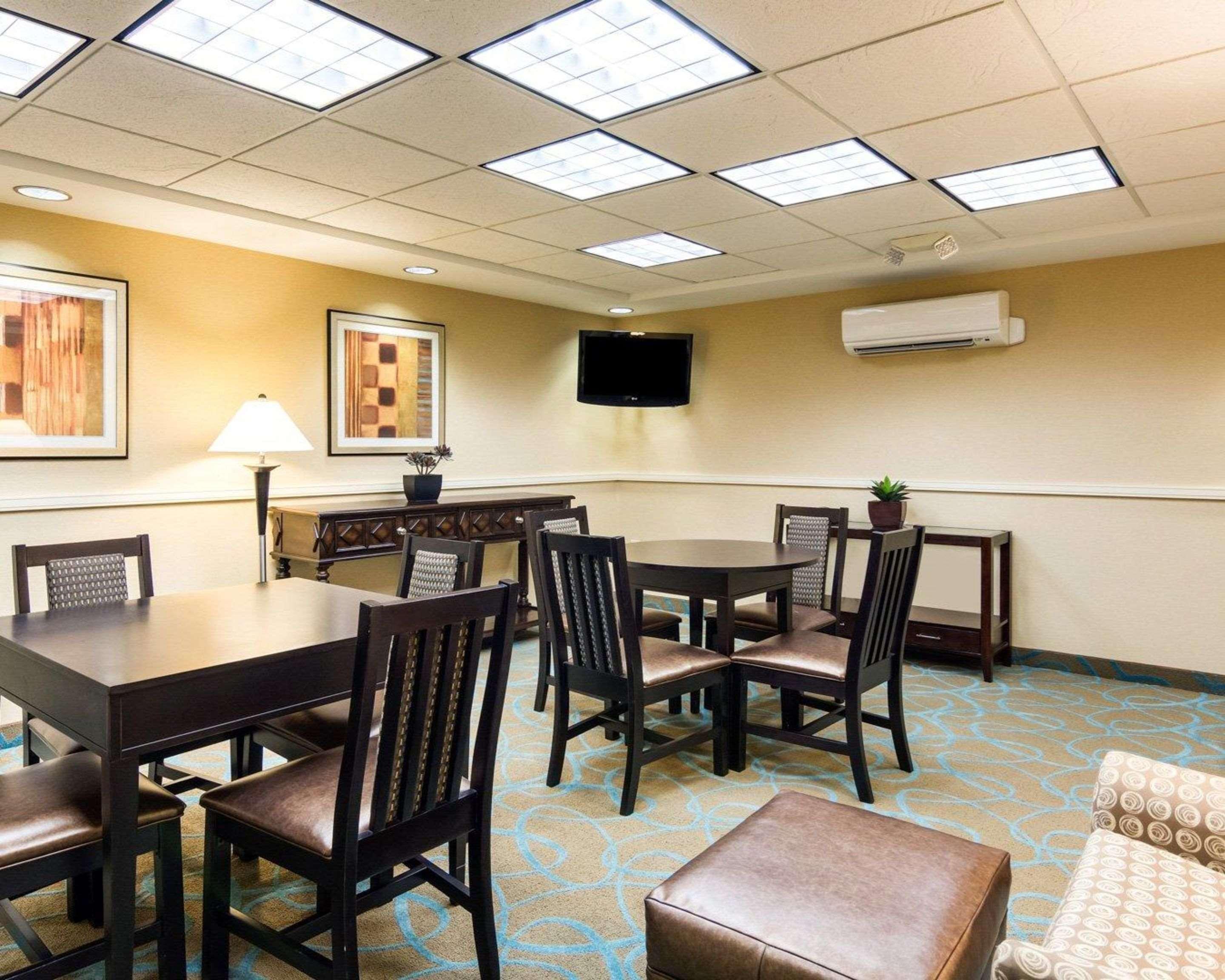 Restaurant Suburban Studios Quantico